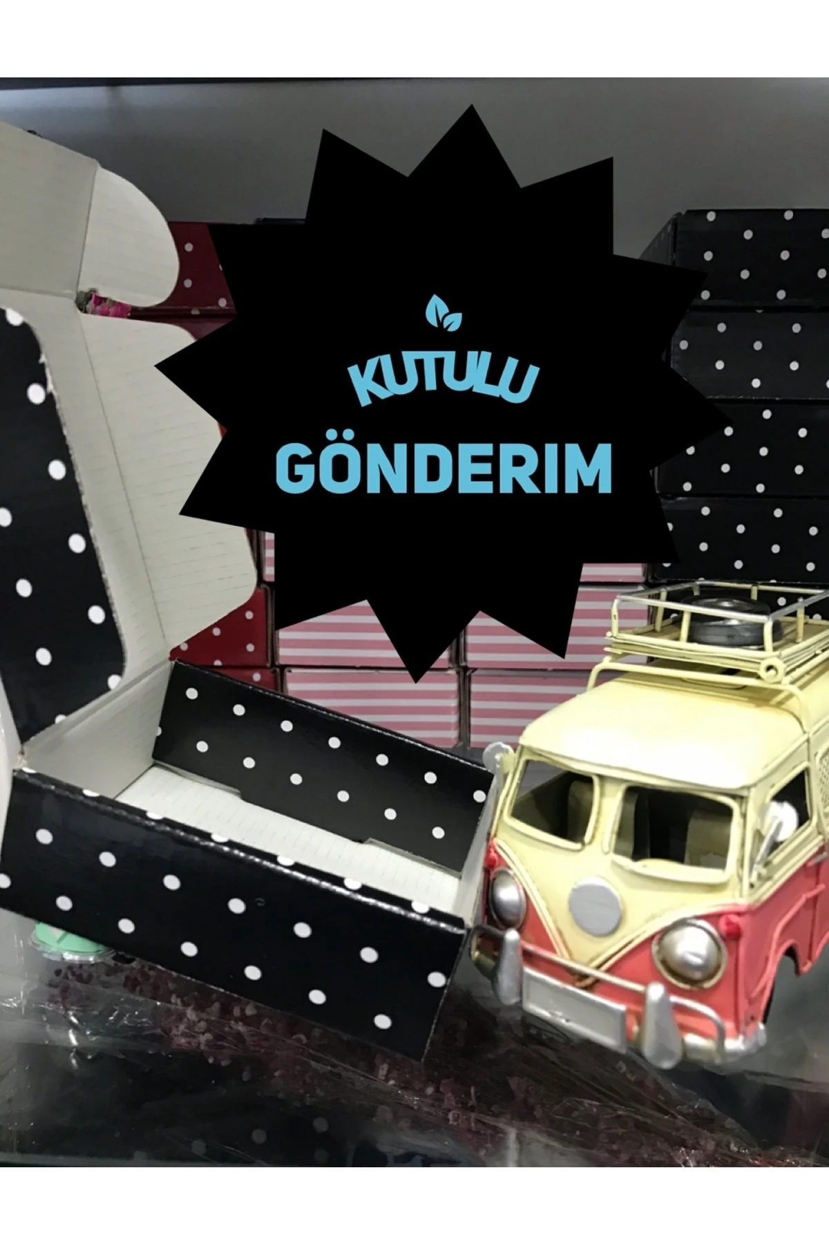 Mavi Yaka Damat Sağdıç Çiçeği – Yaka Iğnesi