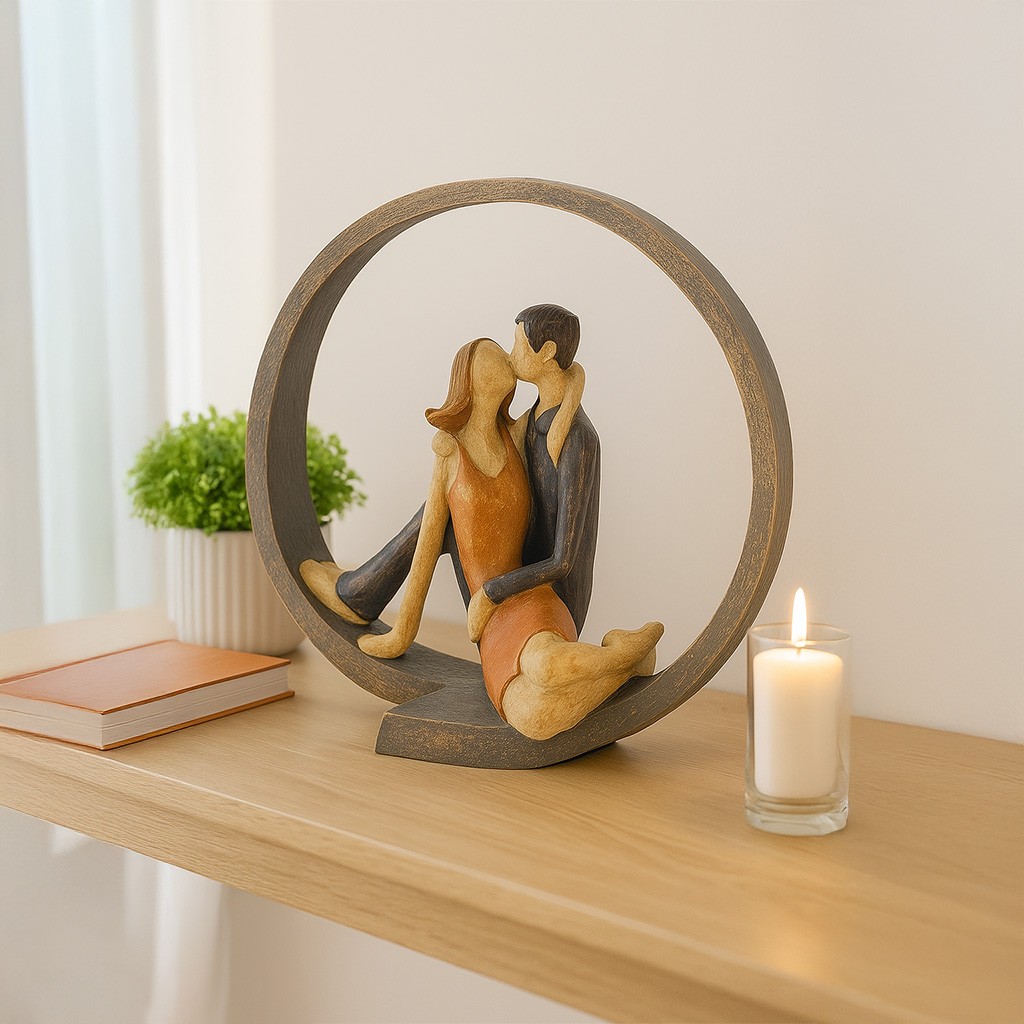 Minimalist Aşk Temalı Çift Figürü – Özel Tasarım Dekoratif Heykel