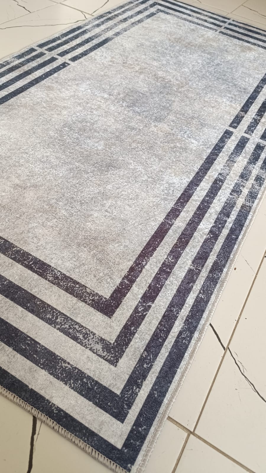70 x 140 Gri Çerçeve Desenli Dijital Yolluk – Kaymaz Tabanlı, Silinebilir, Modern ve Şık Tasarım