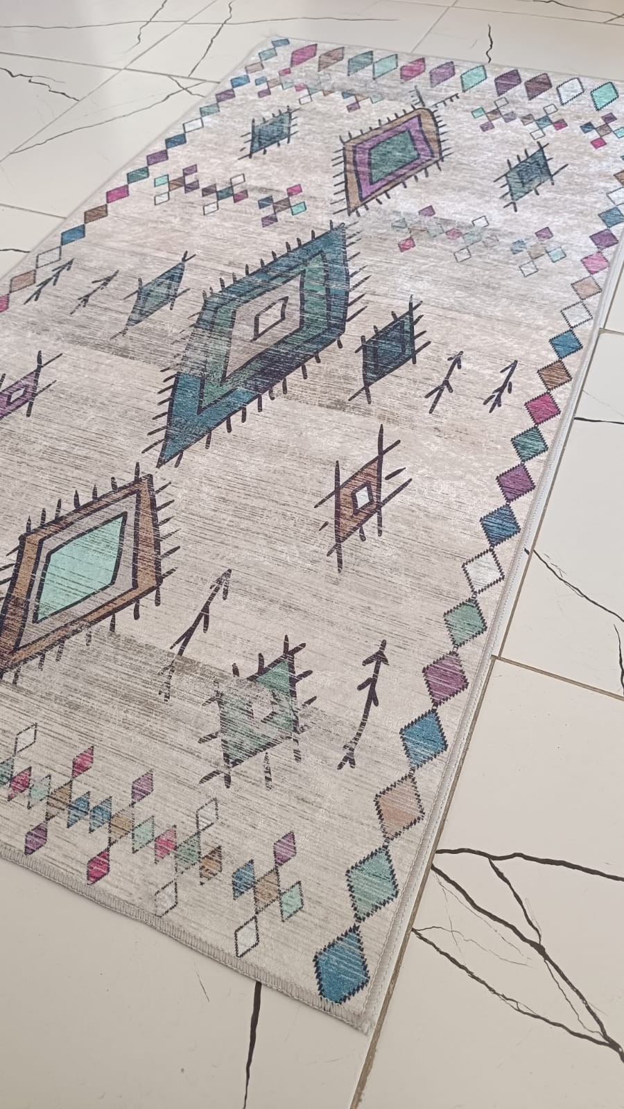 70 x 140 Bohem Etnik Desenli Dijital Yolluk – Renkli Geometrik Desen, Kaymaz Taban, Silinebilir