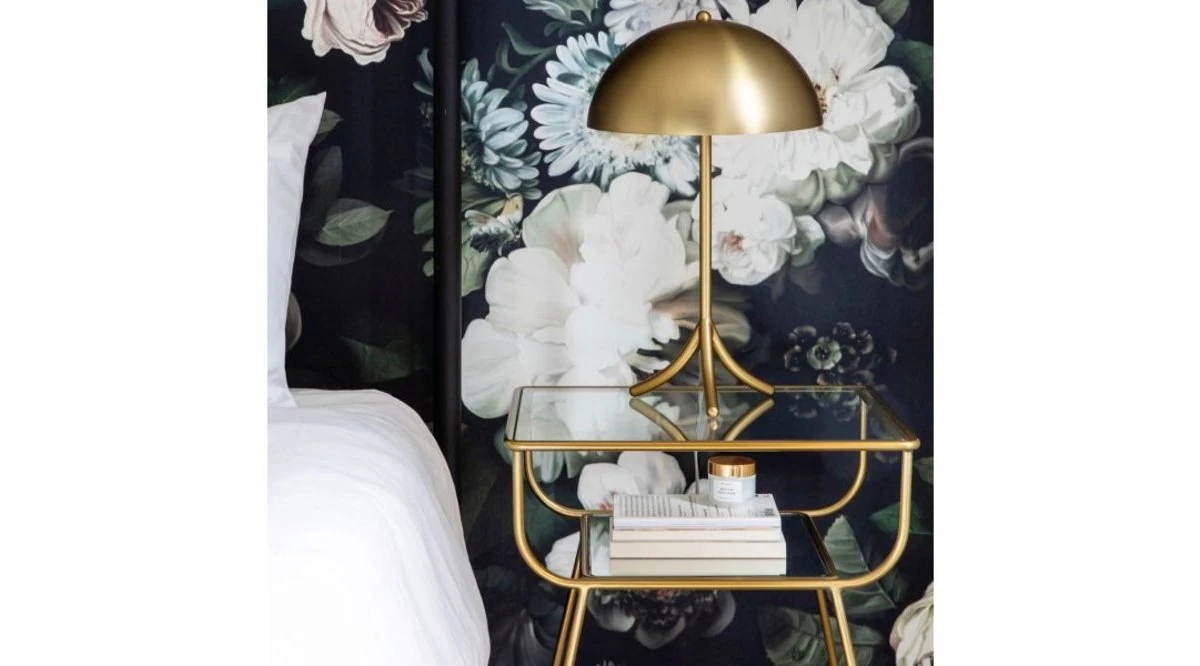 Elora Gold Metal Geyik Yan Sehpa – Şık ve Dekoratif Tasarım