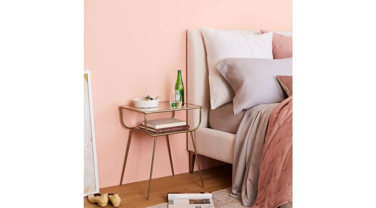 Elora Gold Metal Geyik Yan Sehpa – Şık ve Dekoratif Tasarım