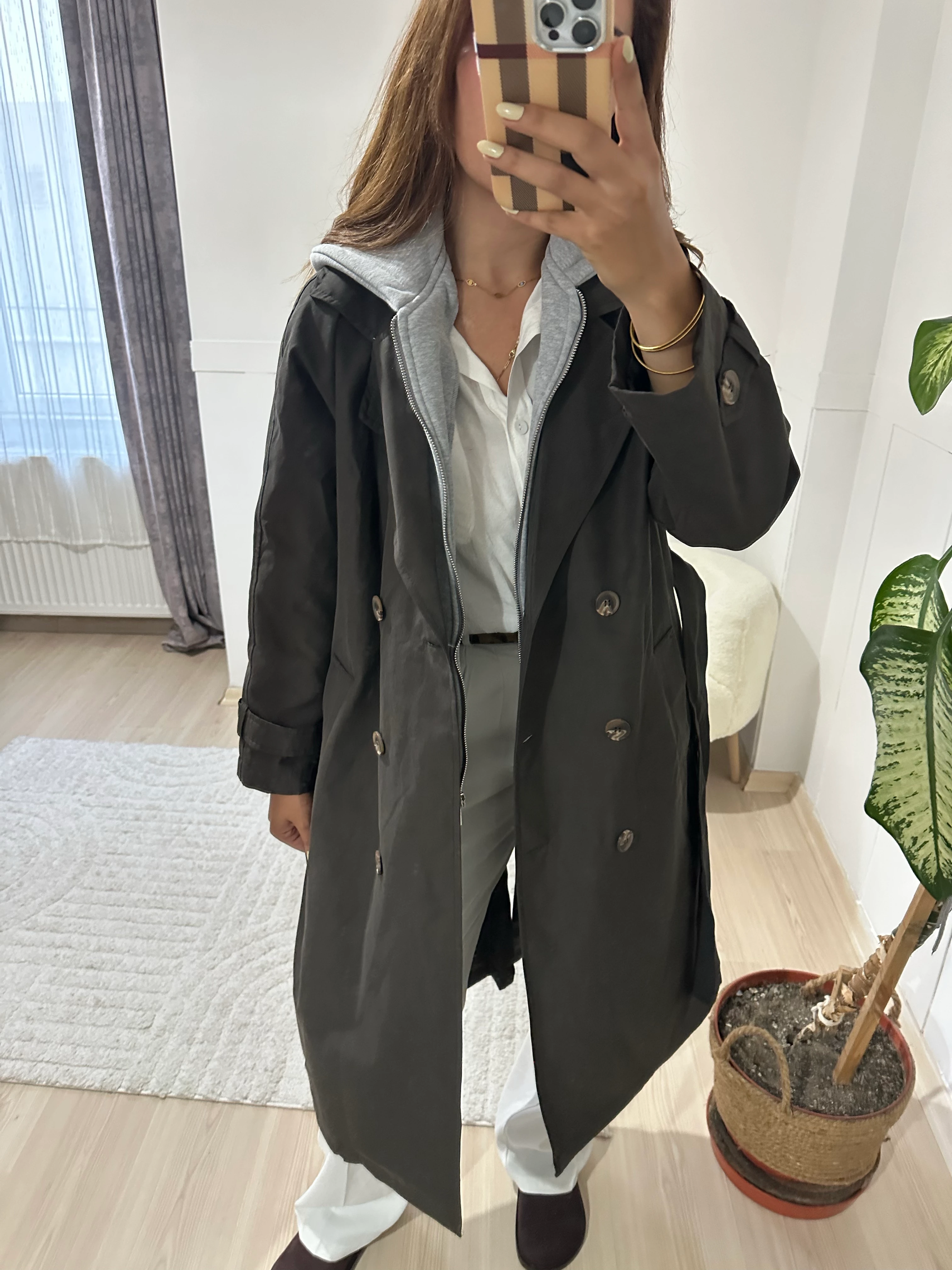 Kapüşon detaylı trençkot