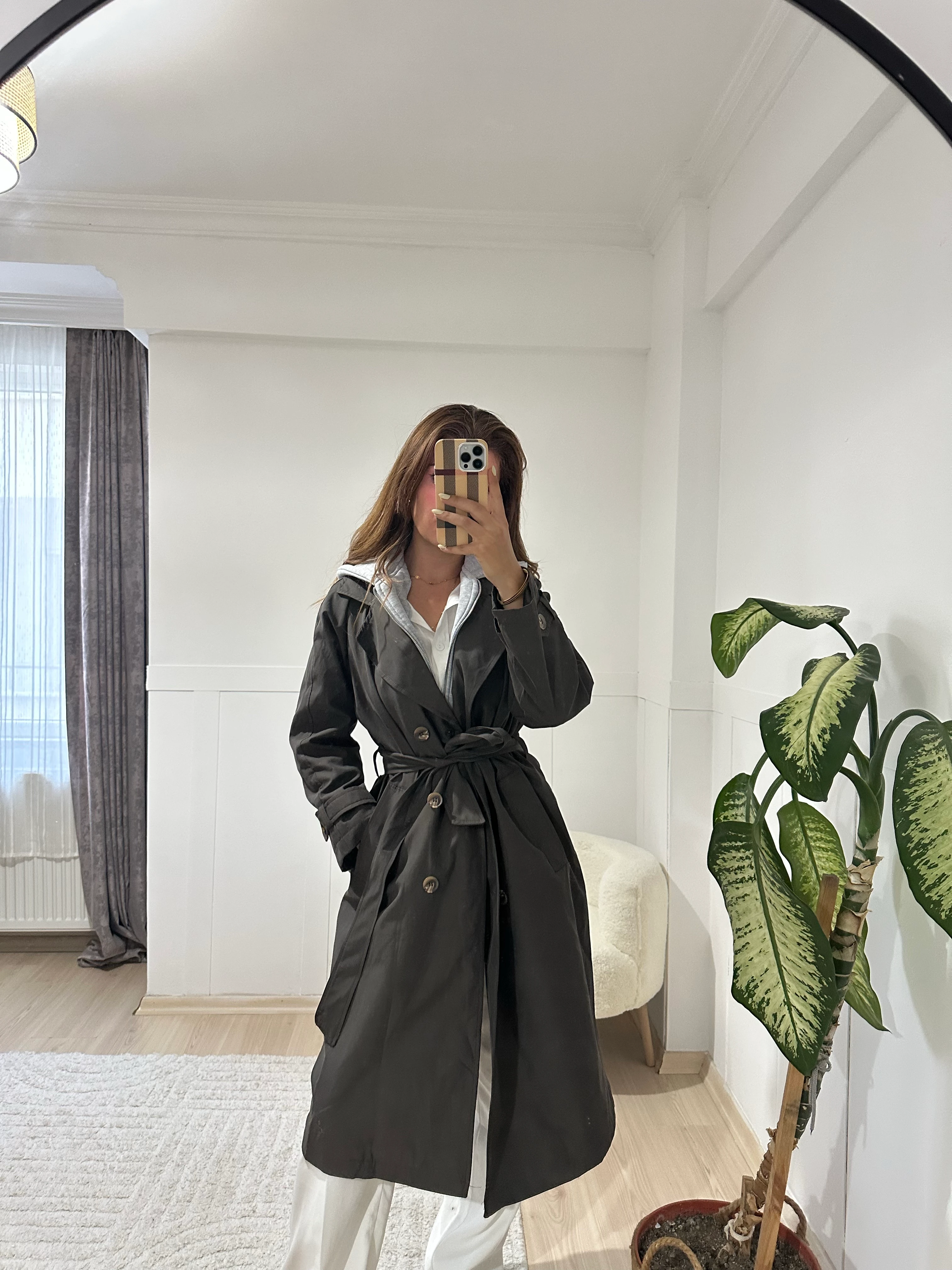 Kapüşon detaylı trençkot