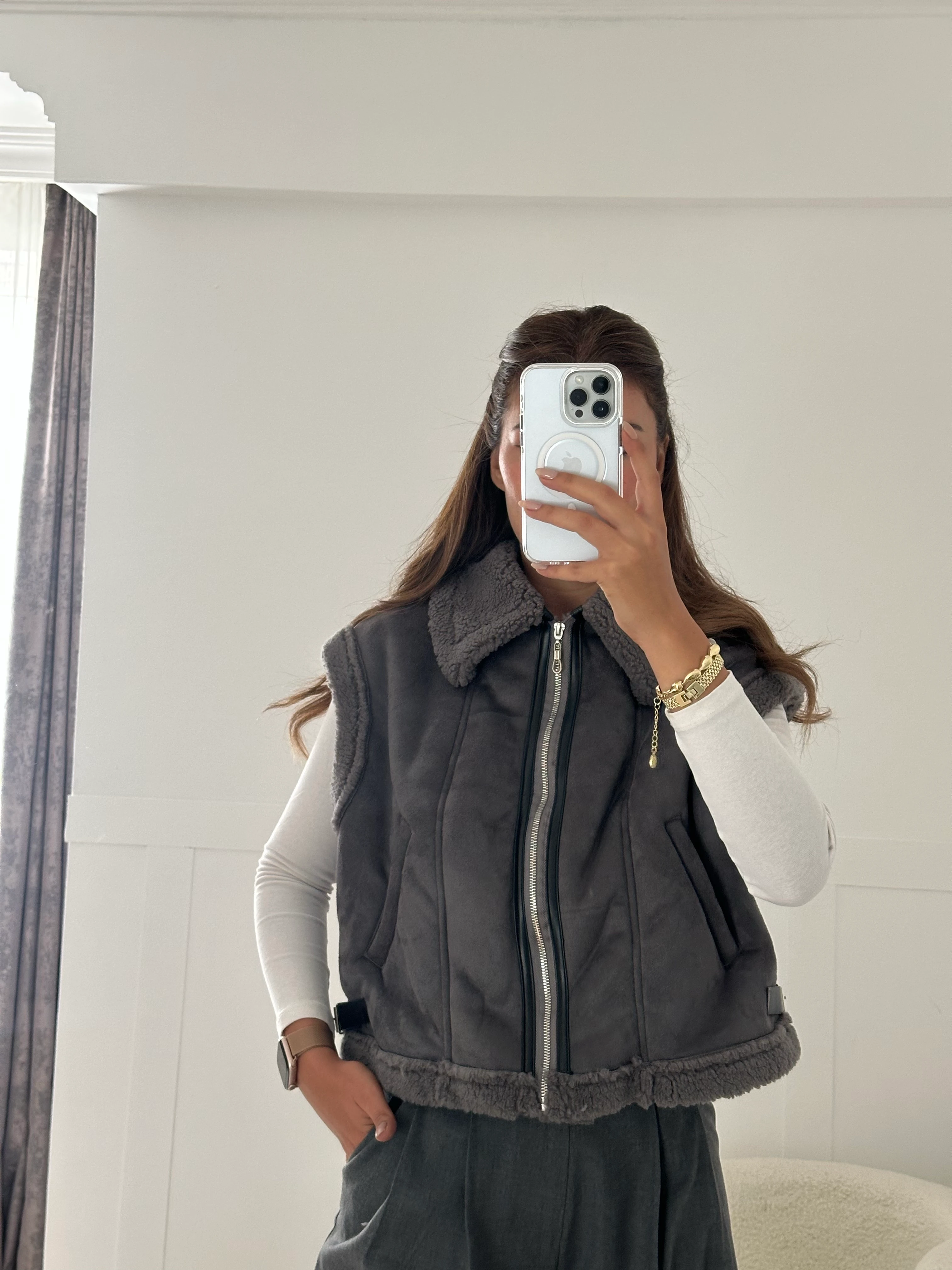 Antrasit gri kürklü yelek 