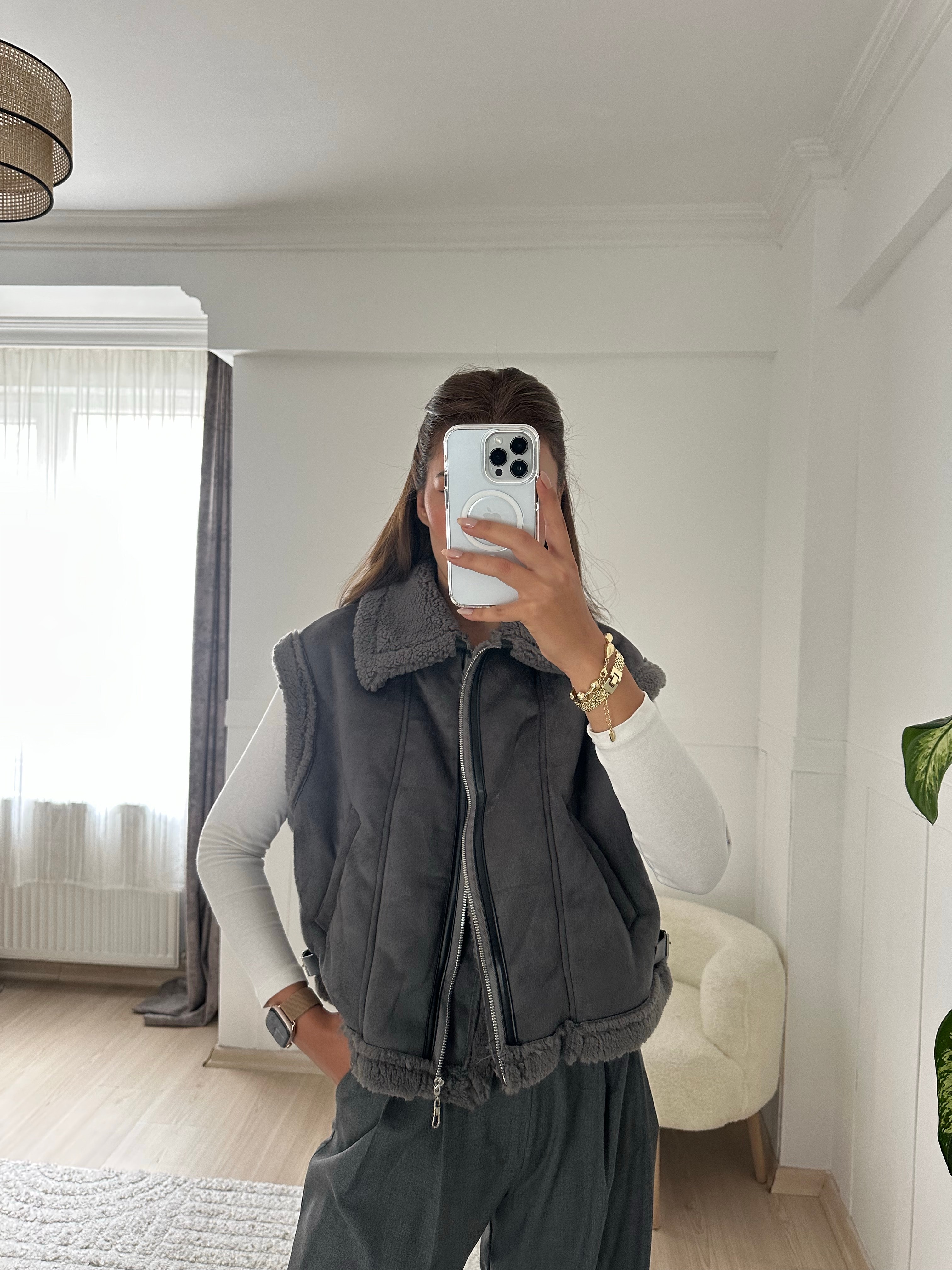 Antrasit gri kürklü yelek 