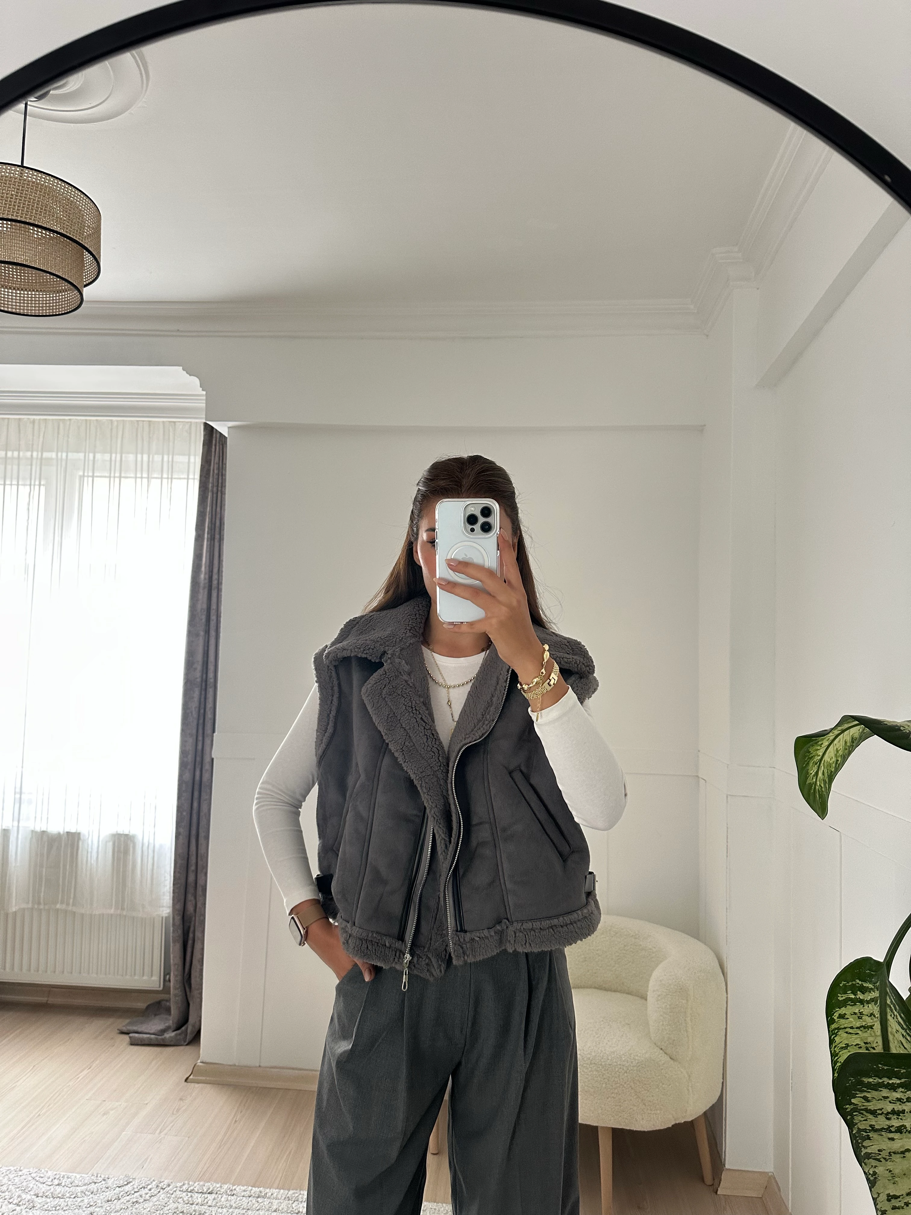 Antrasit gri kürklü yelek 