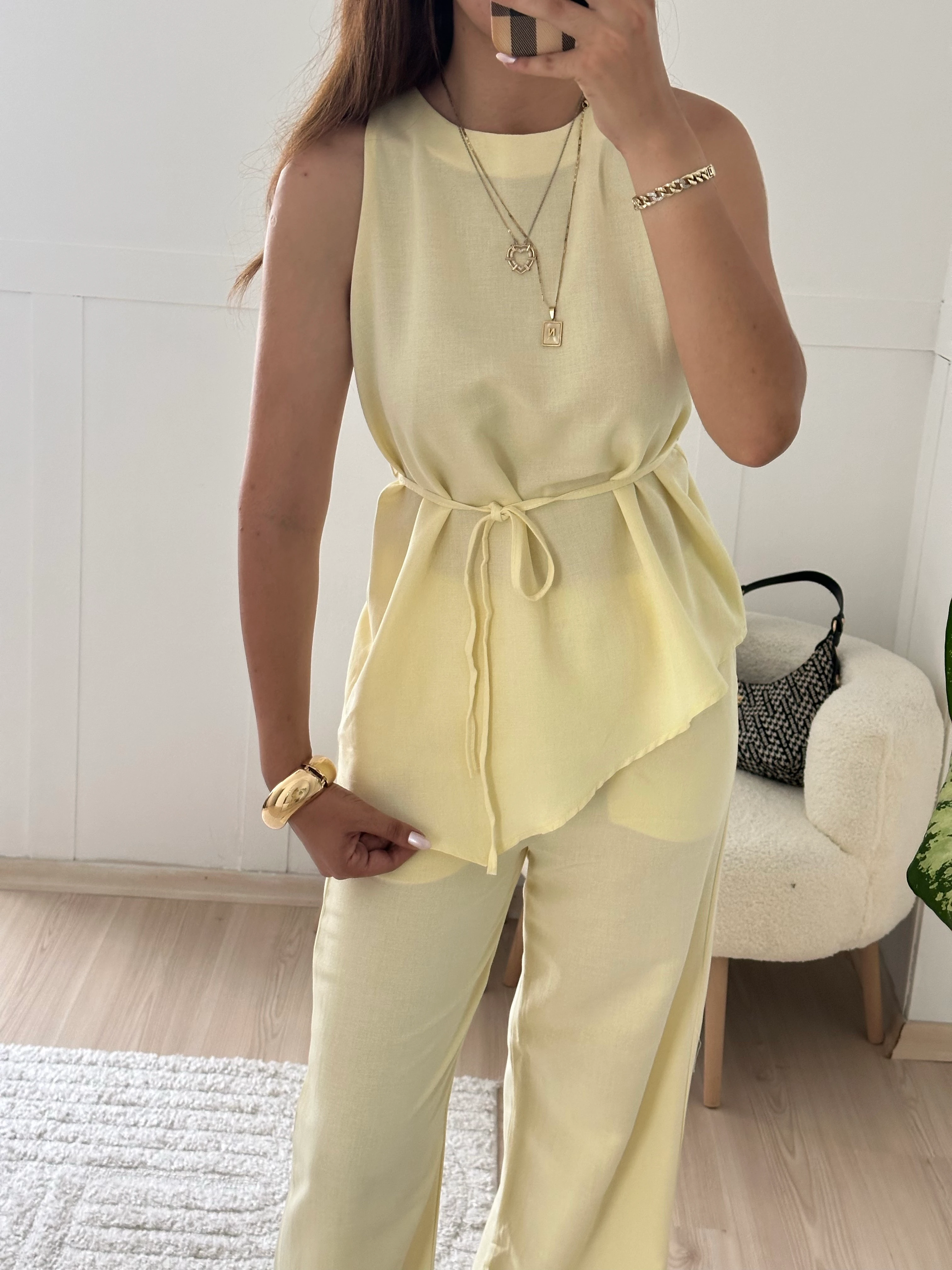 Sarı bağlama detaylı keten takım 