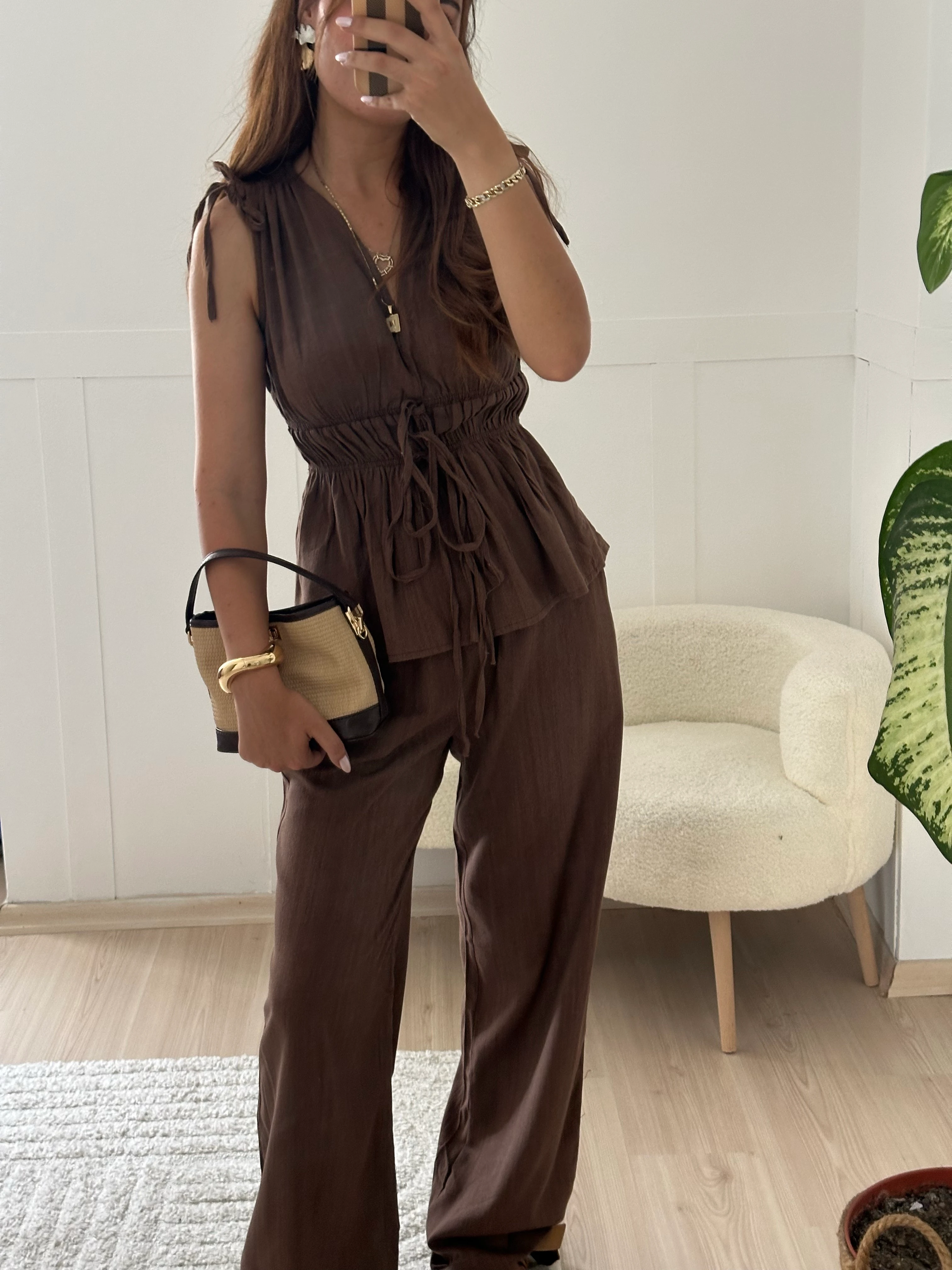 Acı kahve keten büzgülü takım