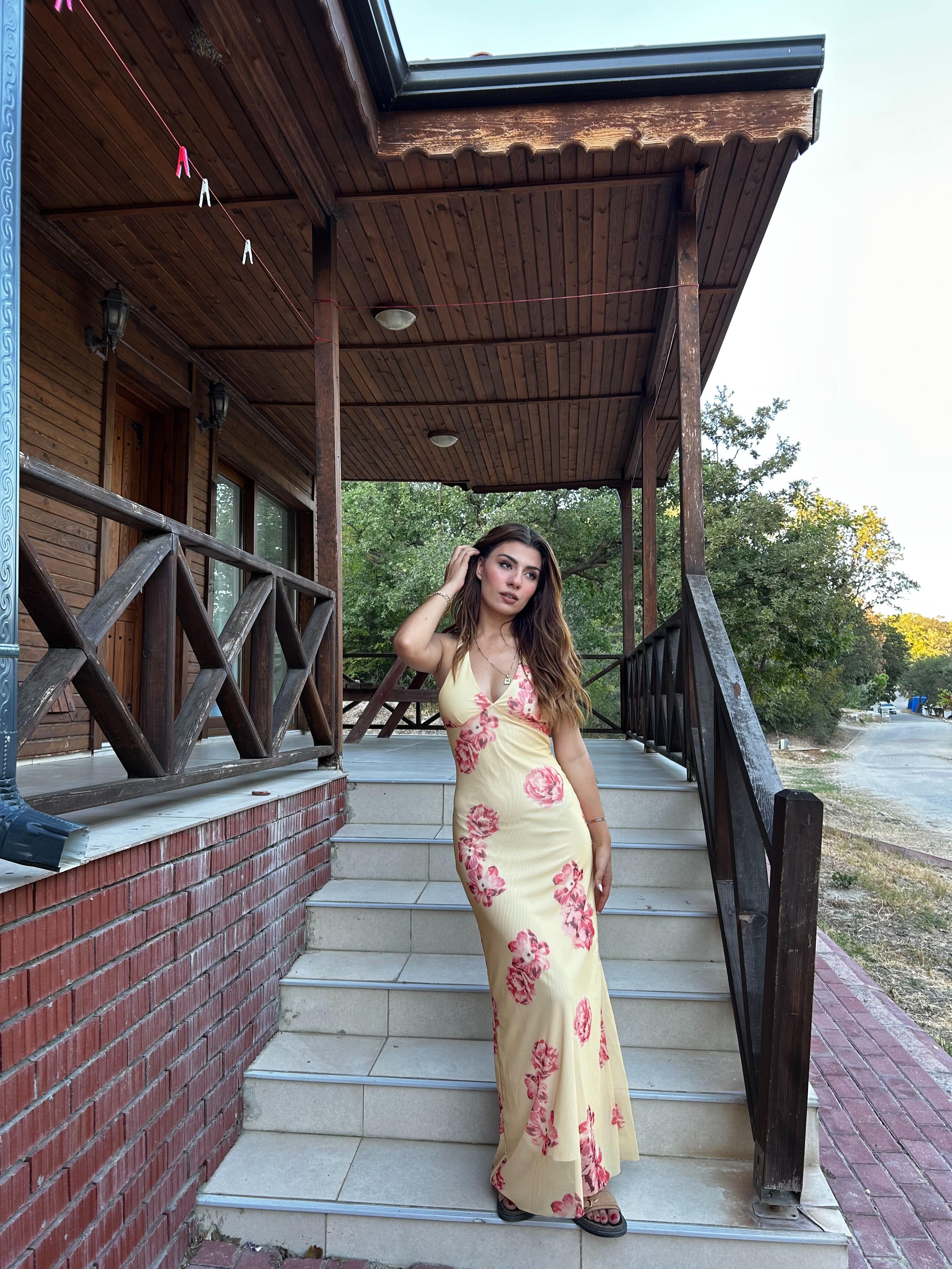 Sarı çiçekli tül elbise 
