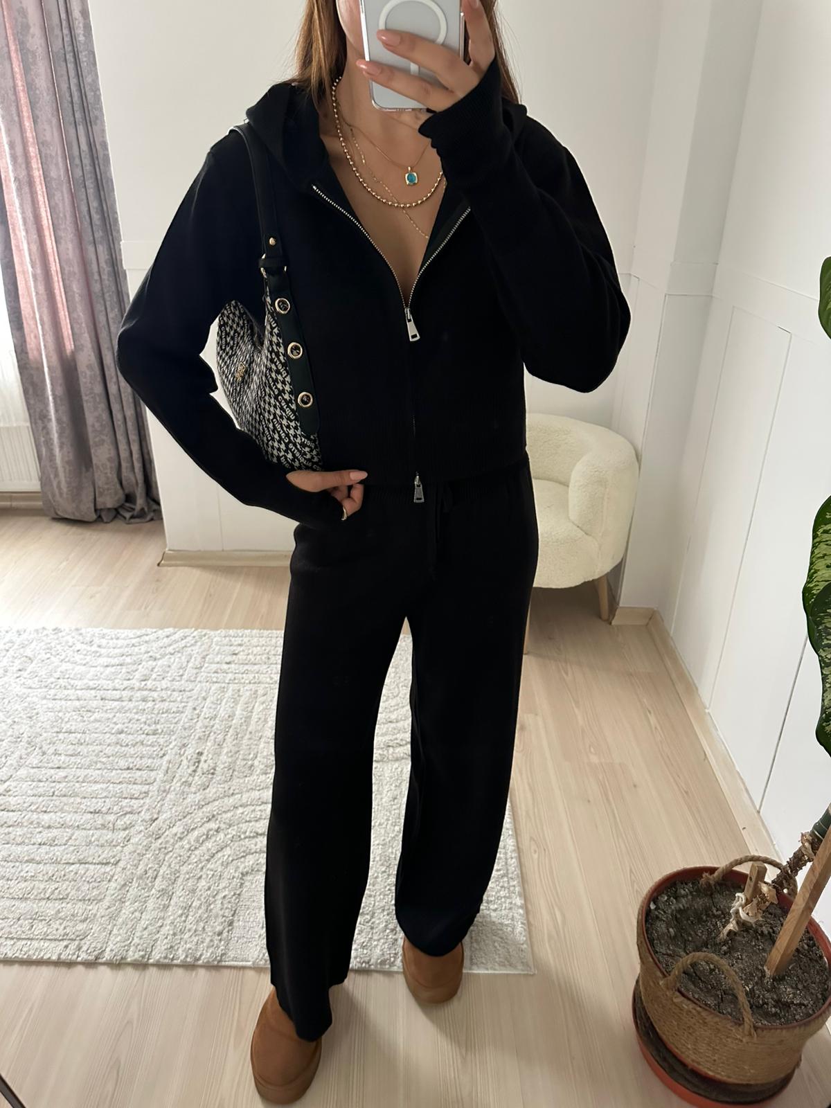 Siyah fermuar detaylı triko takım