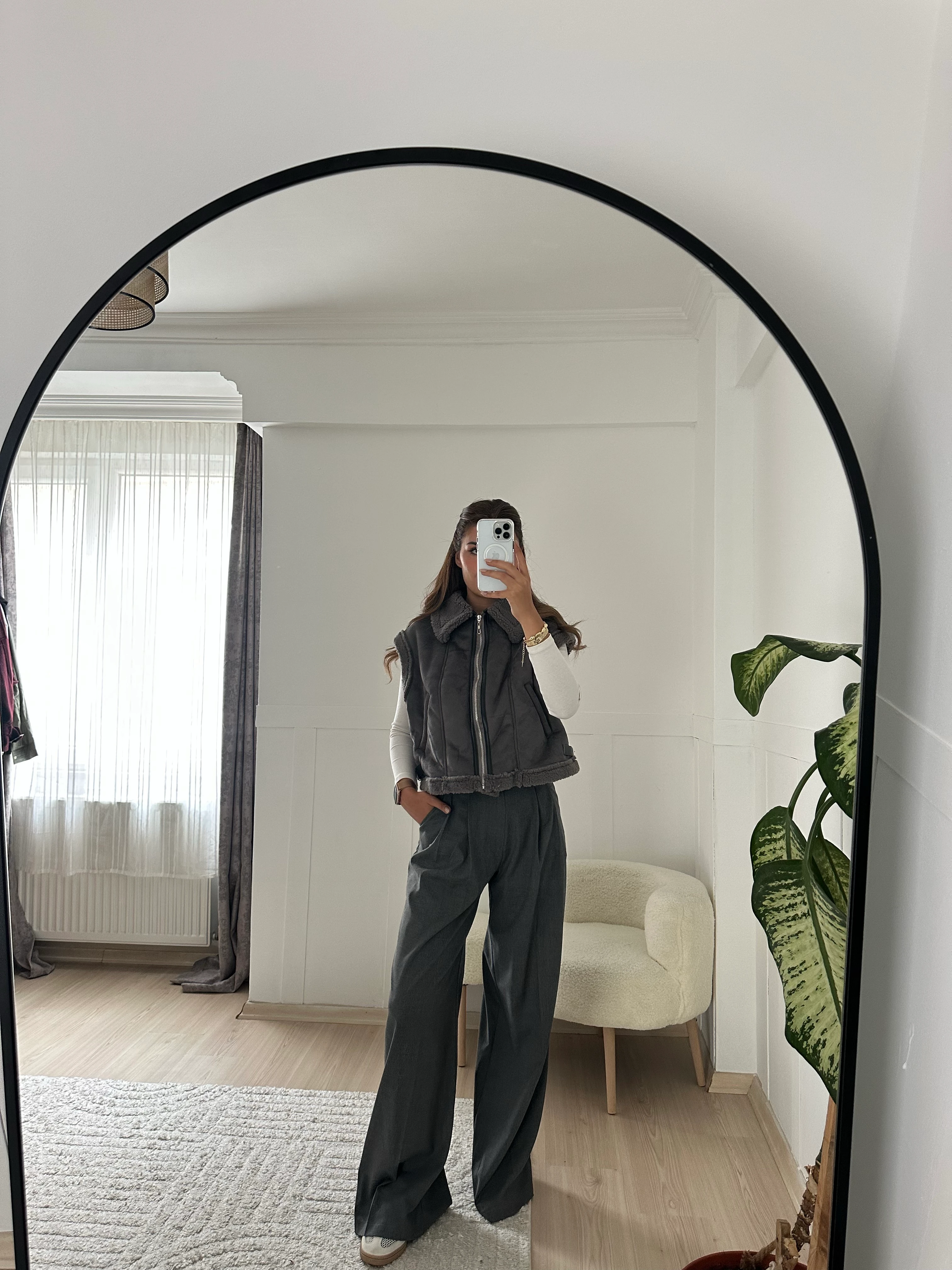 Antrasit gri kürklü yelek 