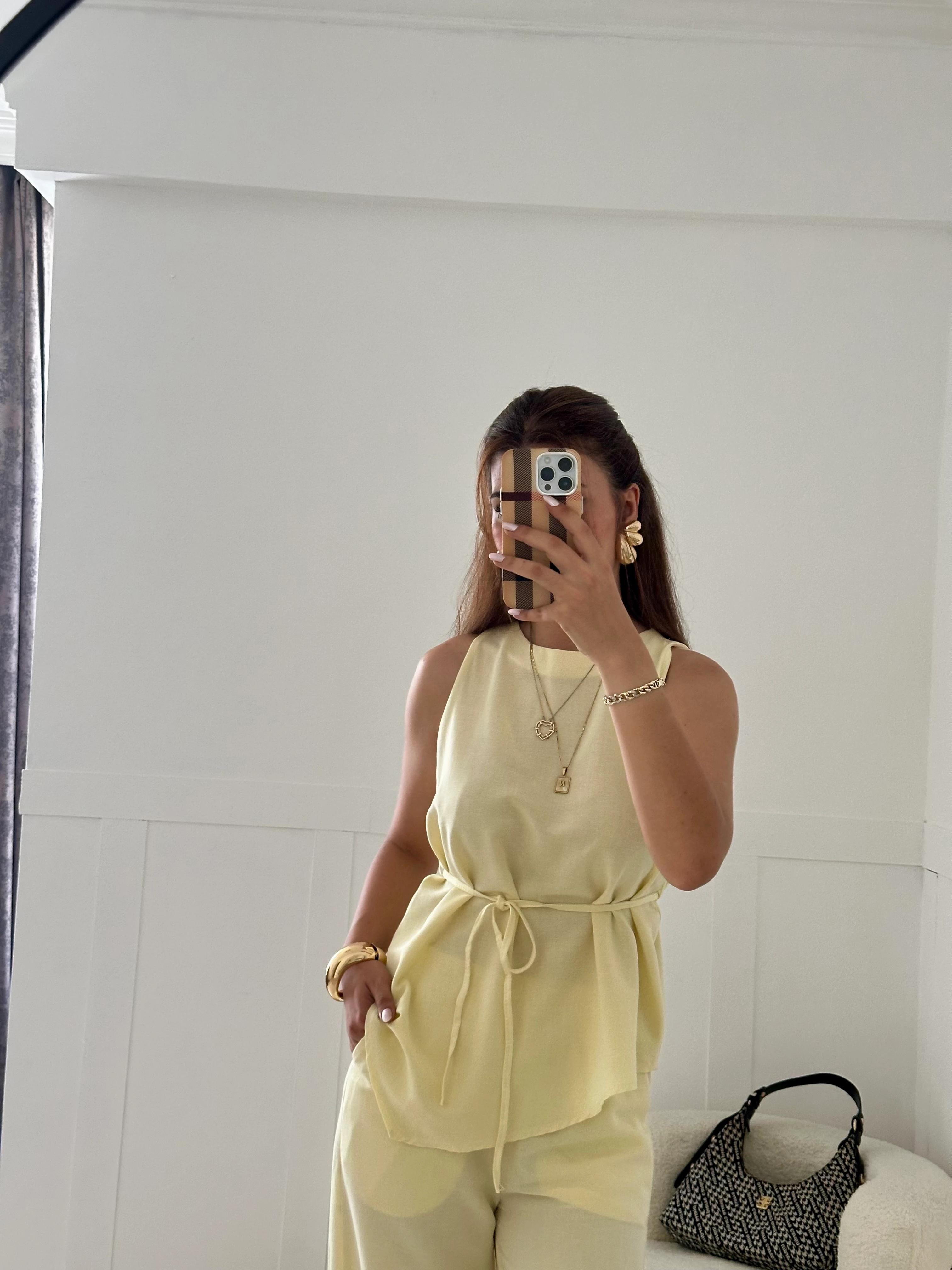 Sarı bağlama detaylı keten takım 