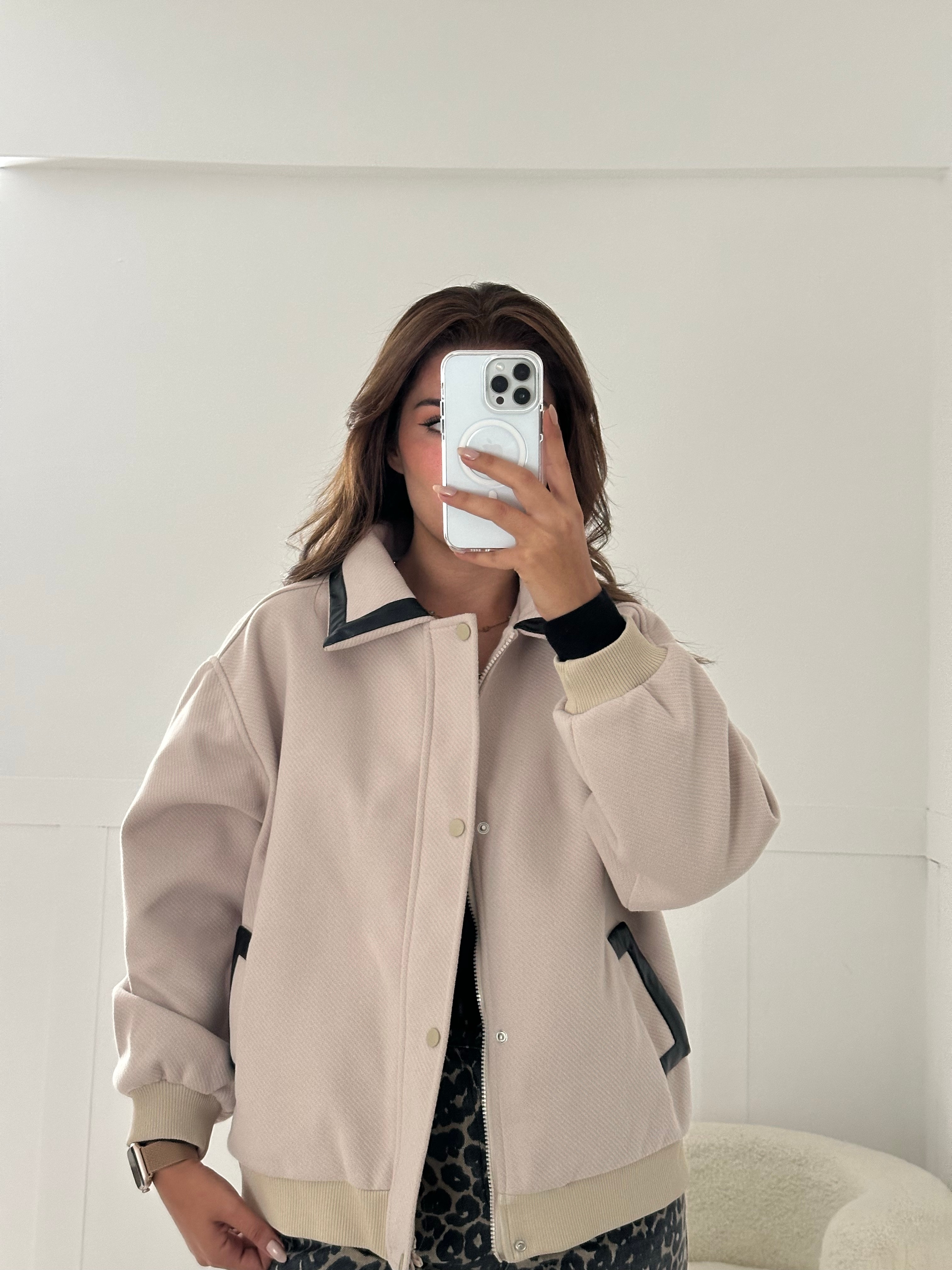 Bej kaşe deri detaylı ceket 