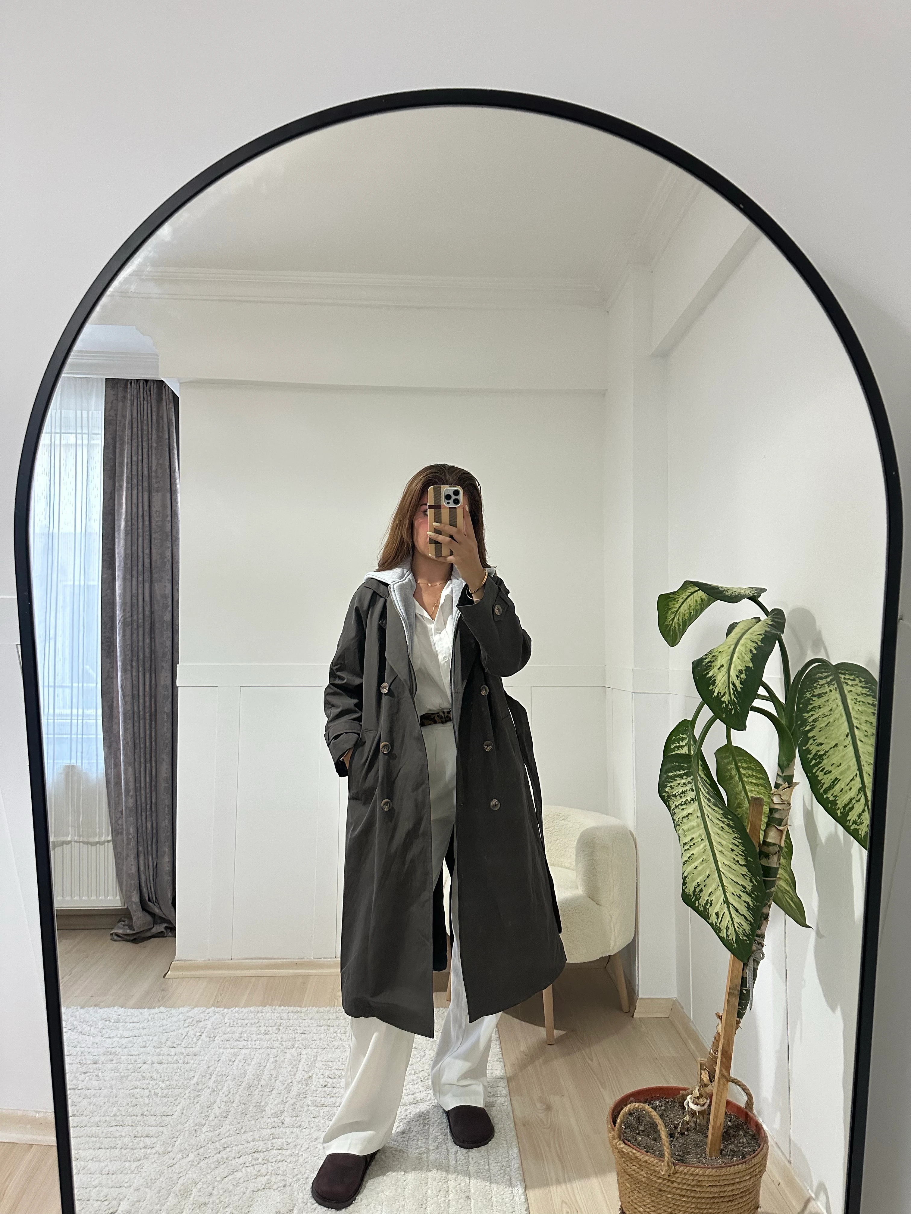 Kapüşon detaylı trençkot