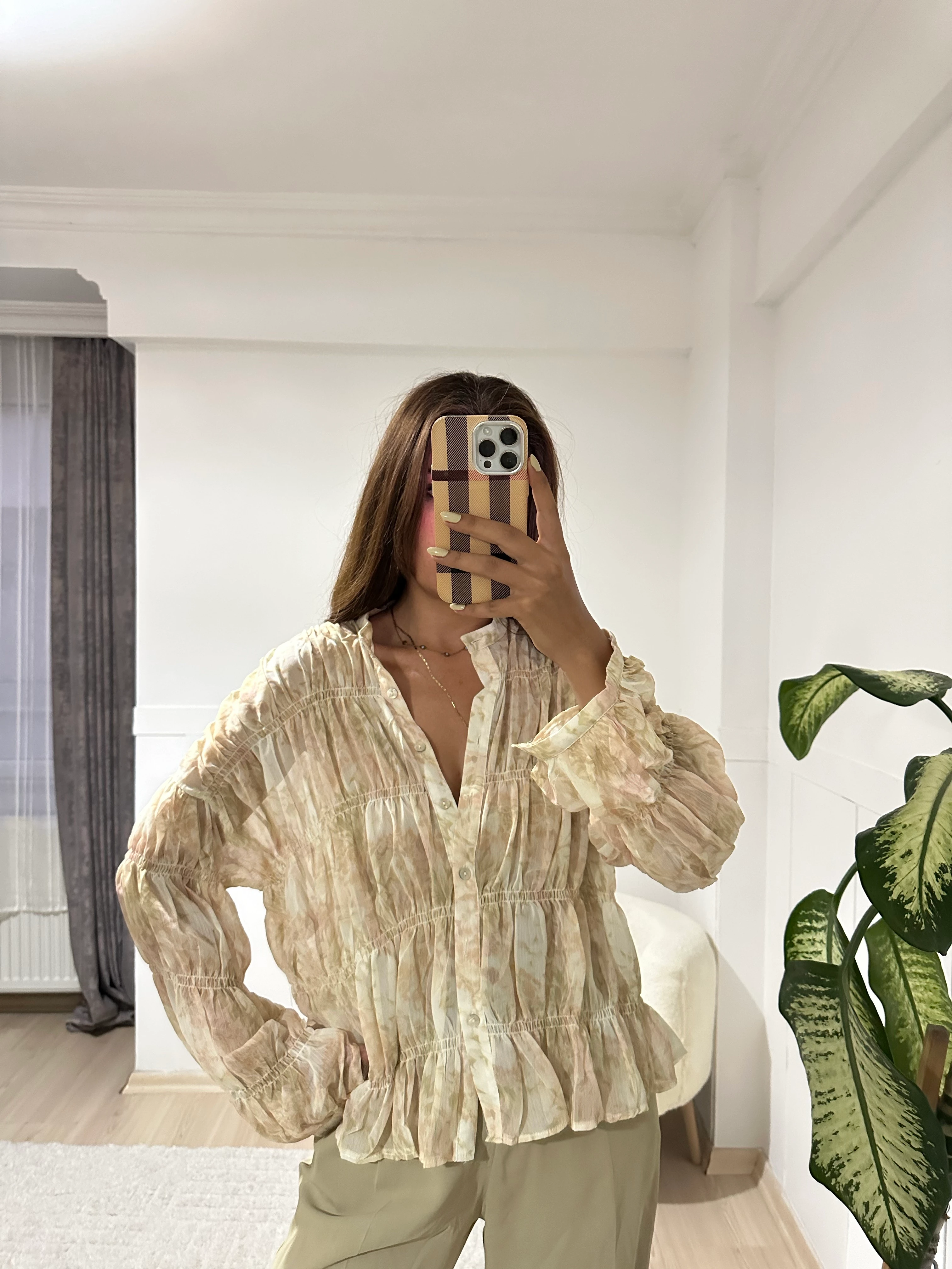 Büzgülü desenli salaş gömlek 