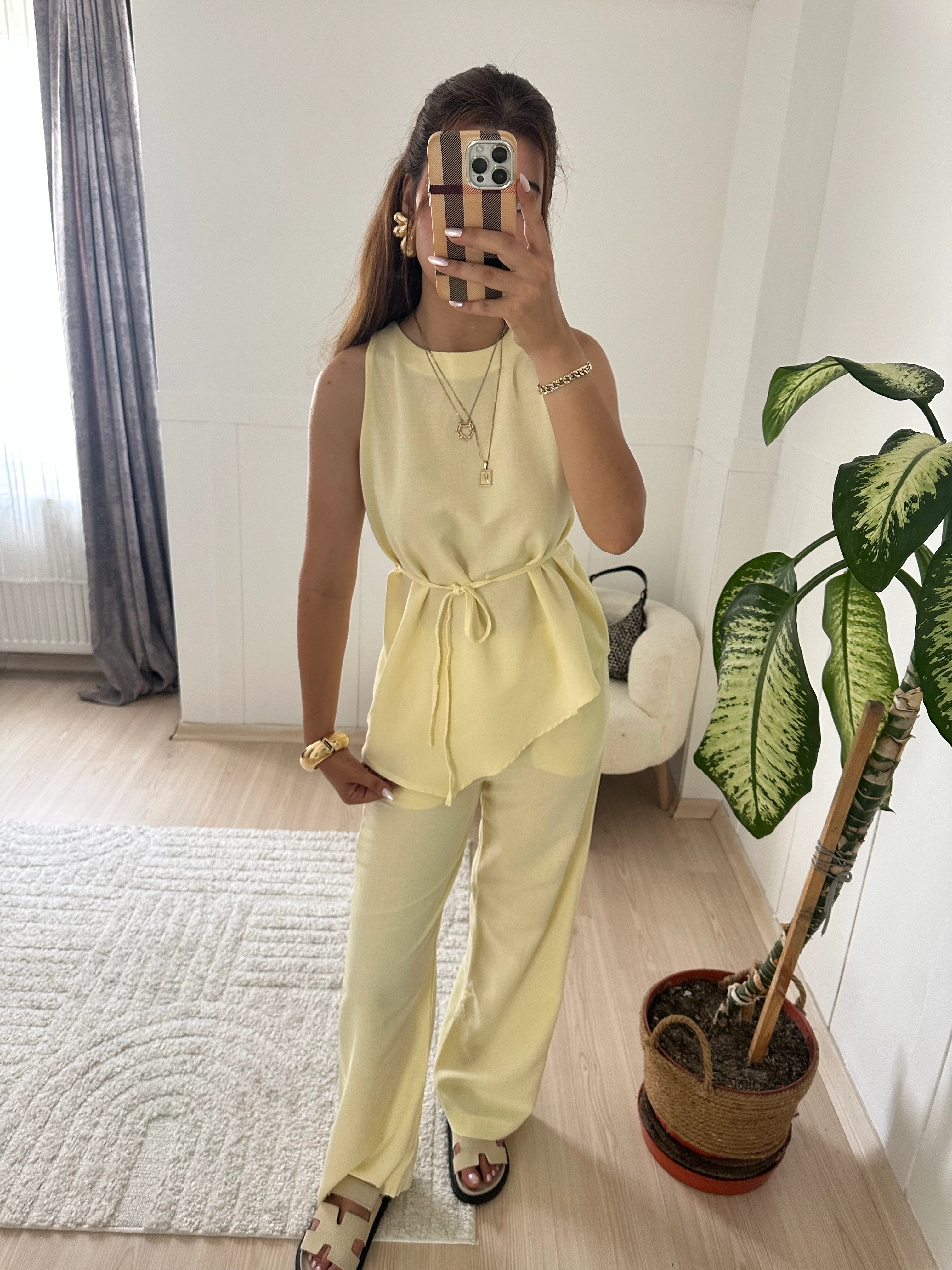 Sarı bağlama detaylı keten takım 