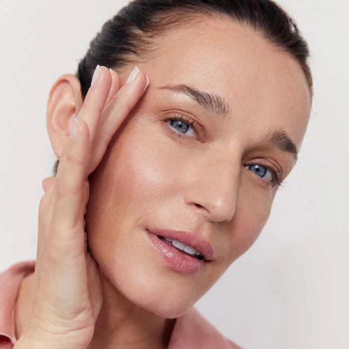 Nivea Hyaluron Cellular Filler Sıkılaştırıcı ve Yaşlanma Karşıtı Göz Kremi 15 ml