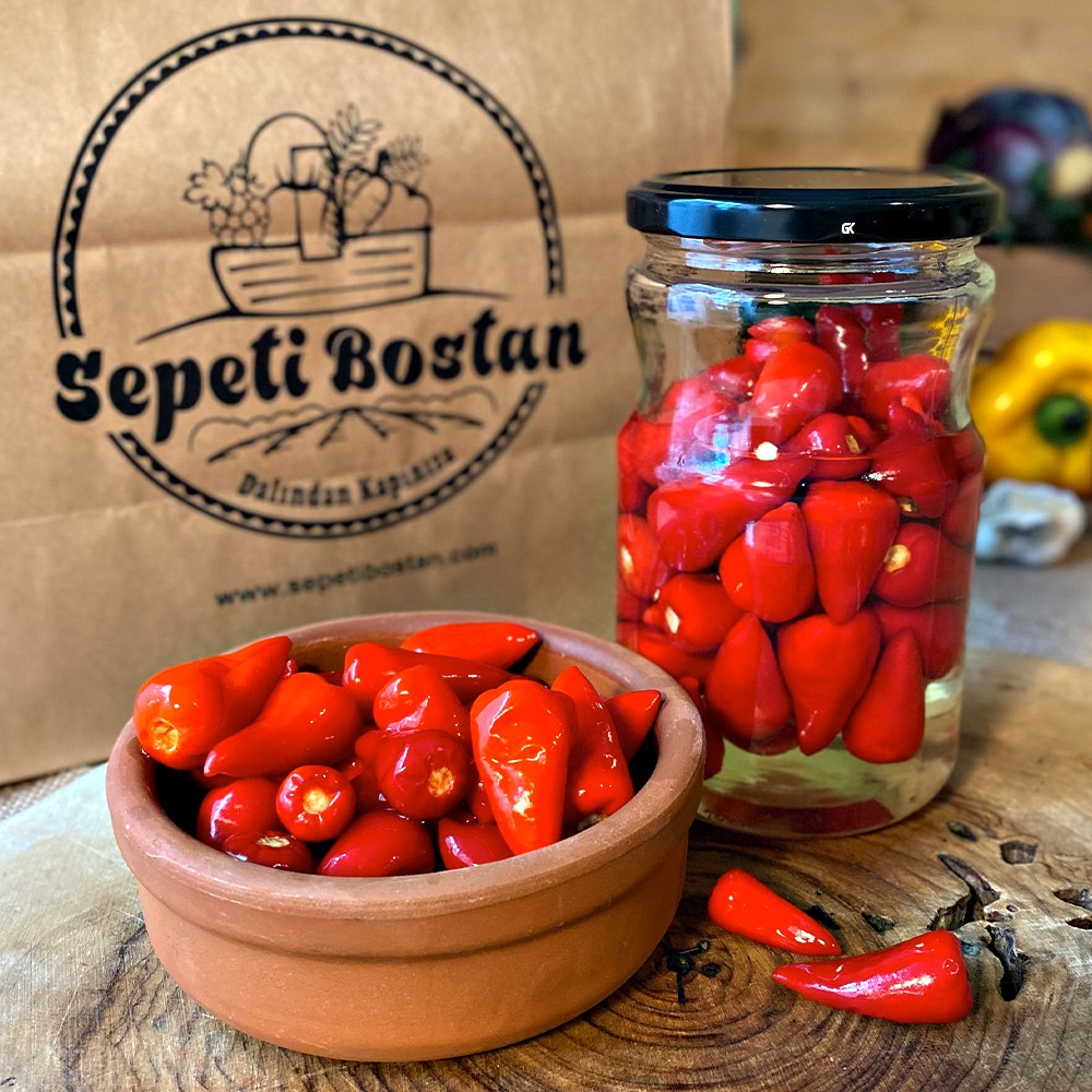 Kırmızı Biberiye Turşu 720 Gr