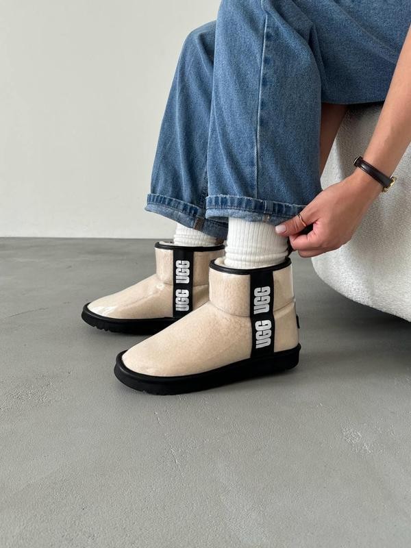 UGG Clear 