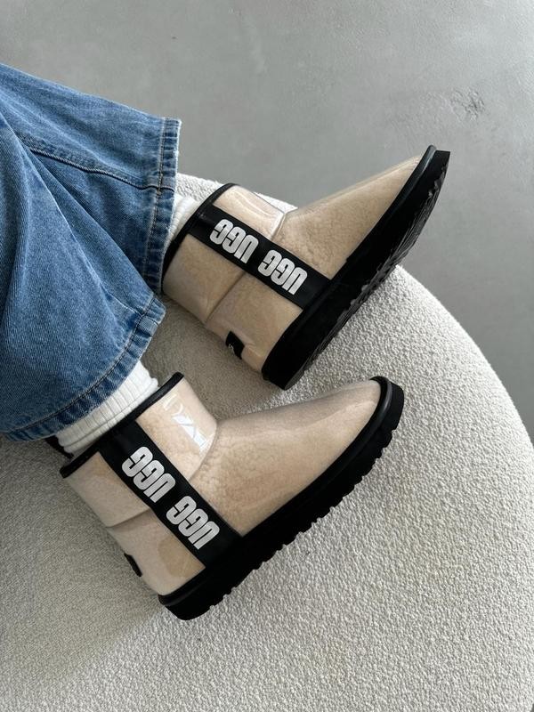 UGG Clear 