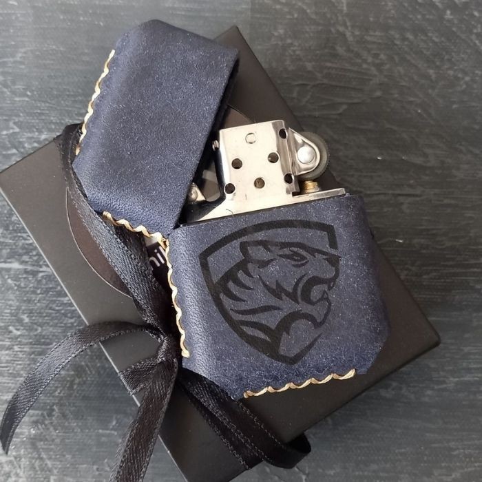 Kişiye Özel Çakmak Deri Çakmak Kaplan Desenli Mavi El Yapımı Deri Kılıflı Zippo Tarzı Çakmak