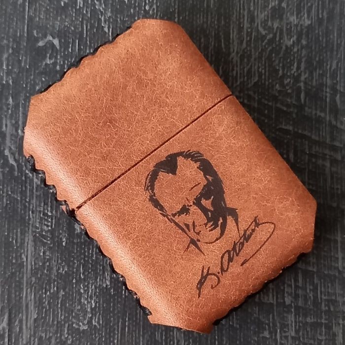Atatürk Desenli Benzinli Çakmak Kişiye Özel Benzinli Çakmak Hakiki Deri Çakmak