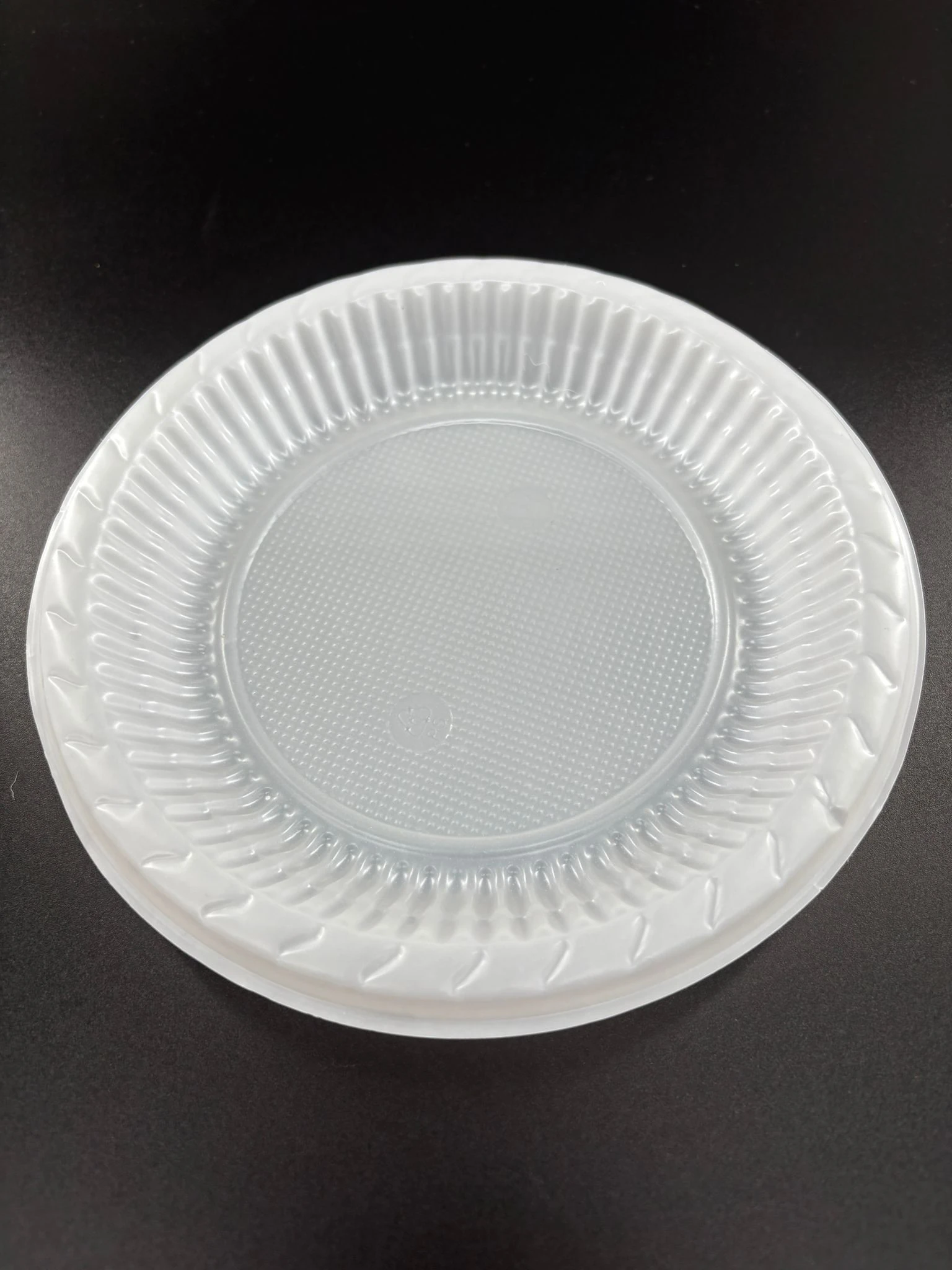 Ekonomik Plastik Tabak 17 cm