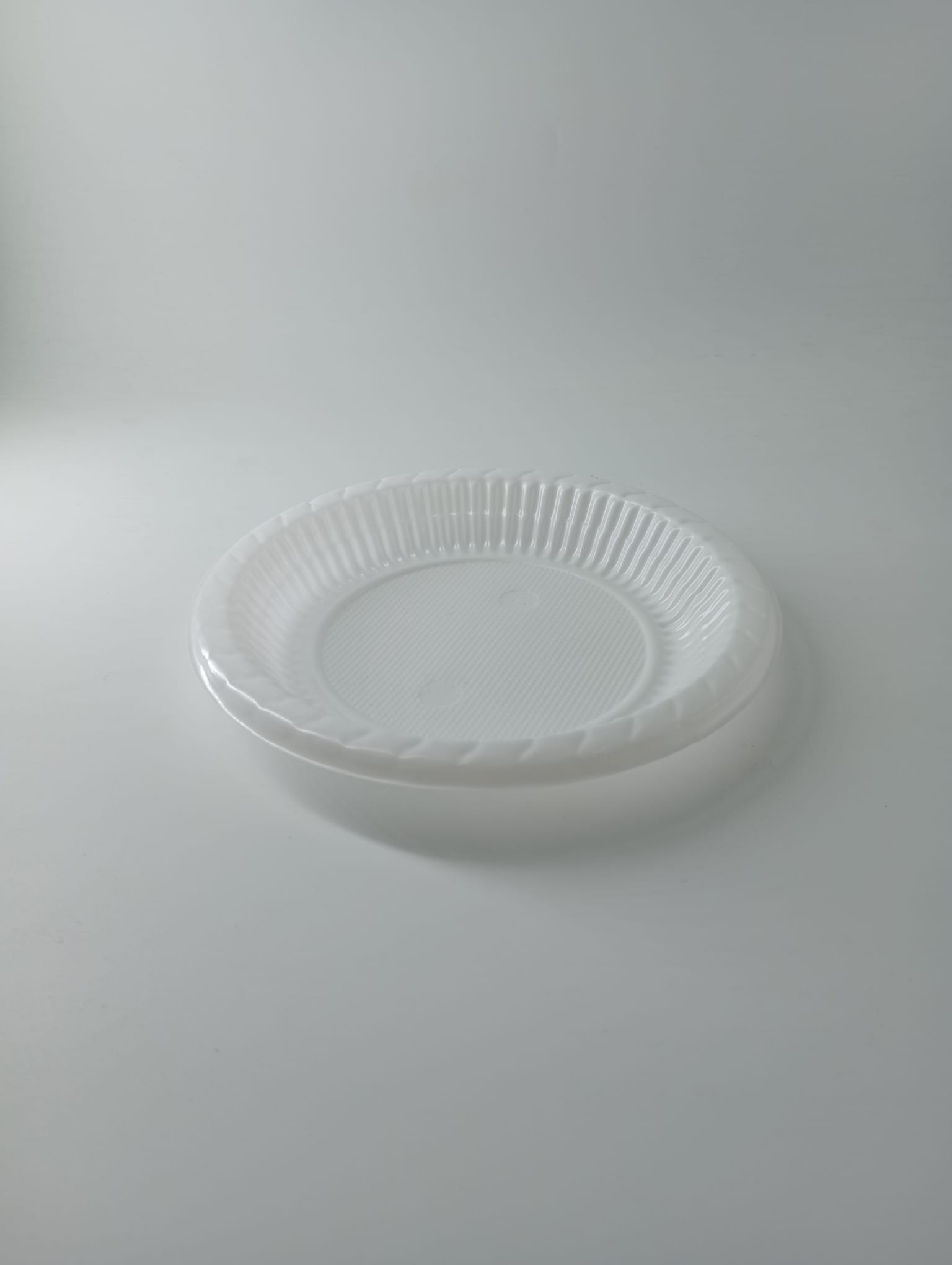 Plastik Tabak 17 cm 100 Adet
