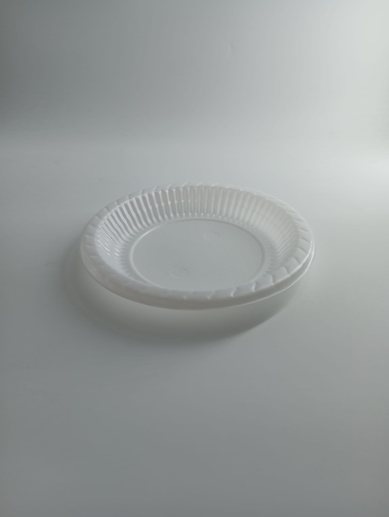 Plastik Tabak 17 cm 100 Adet