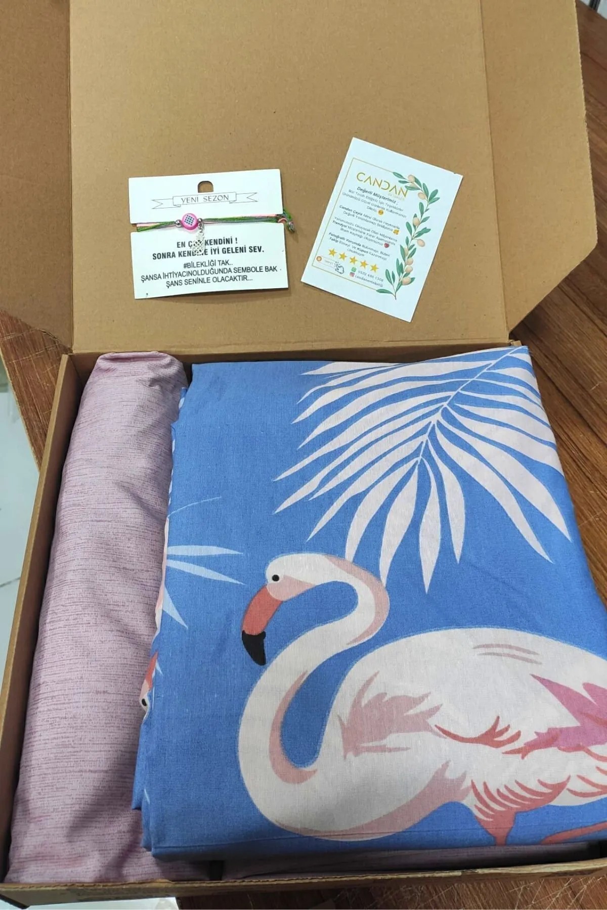 Çift Kişilik Çarşaflı Lastikli Pamuklu Flamingo 4 Yastık Kılıflı Nevresim Takımı