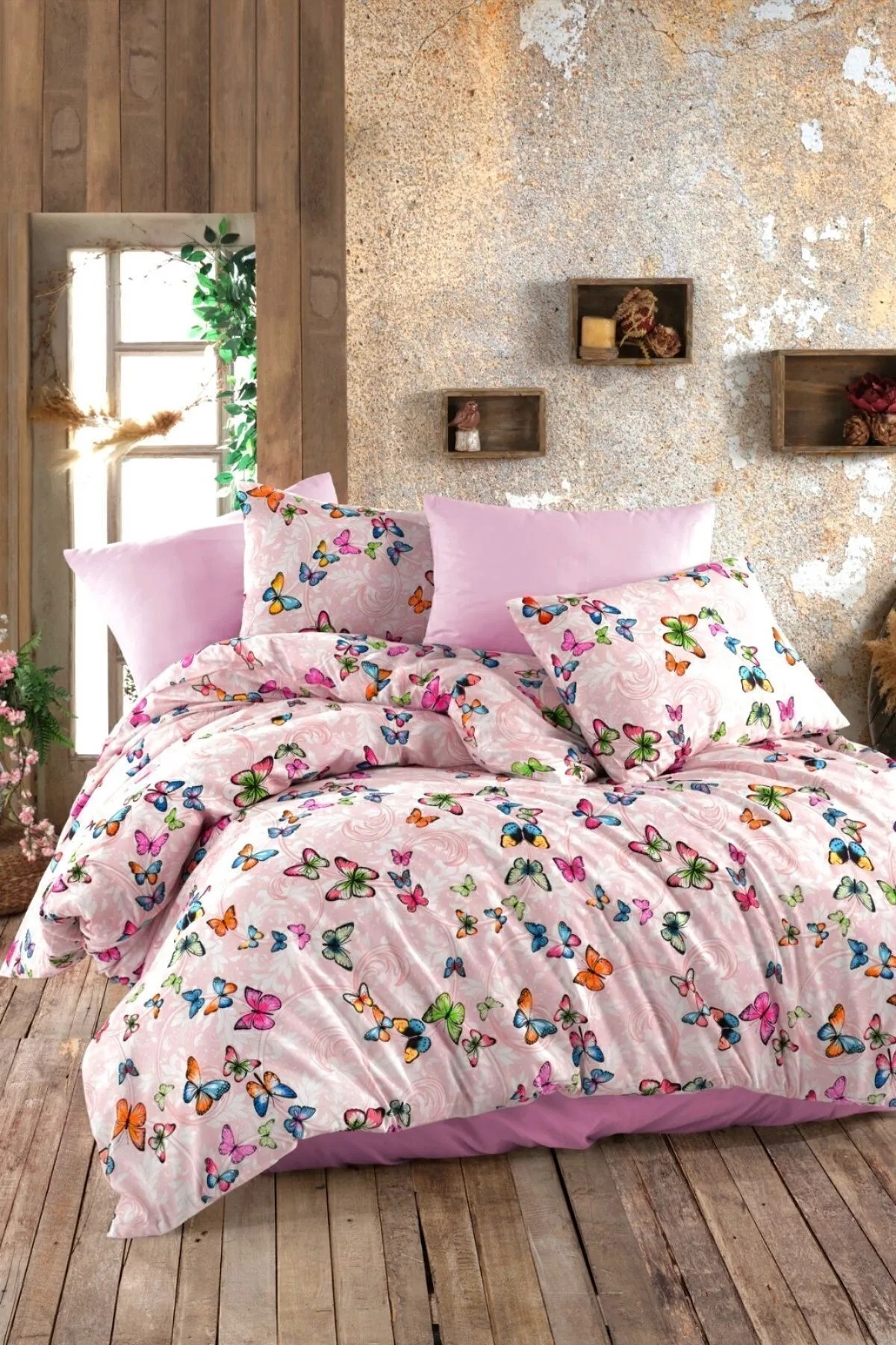 Pembe Kelebekli Çift Kişilik Çarşafı Lastikli 6 Parça Nevresim Takımı