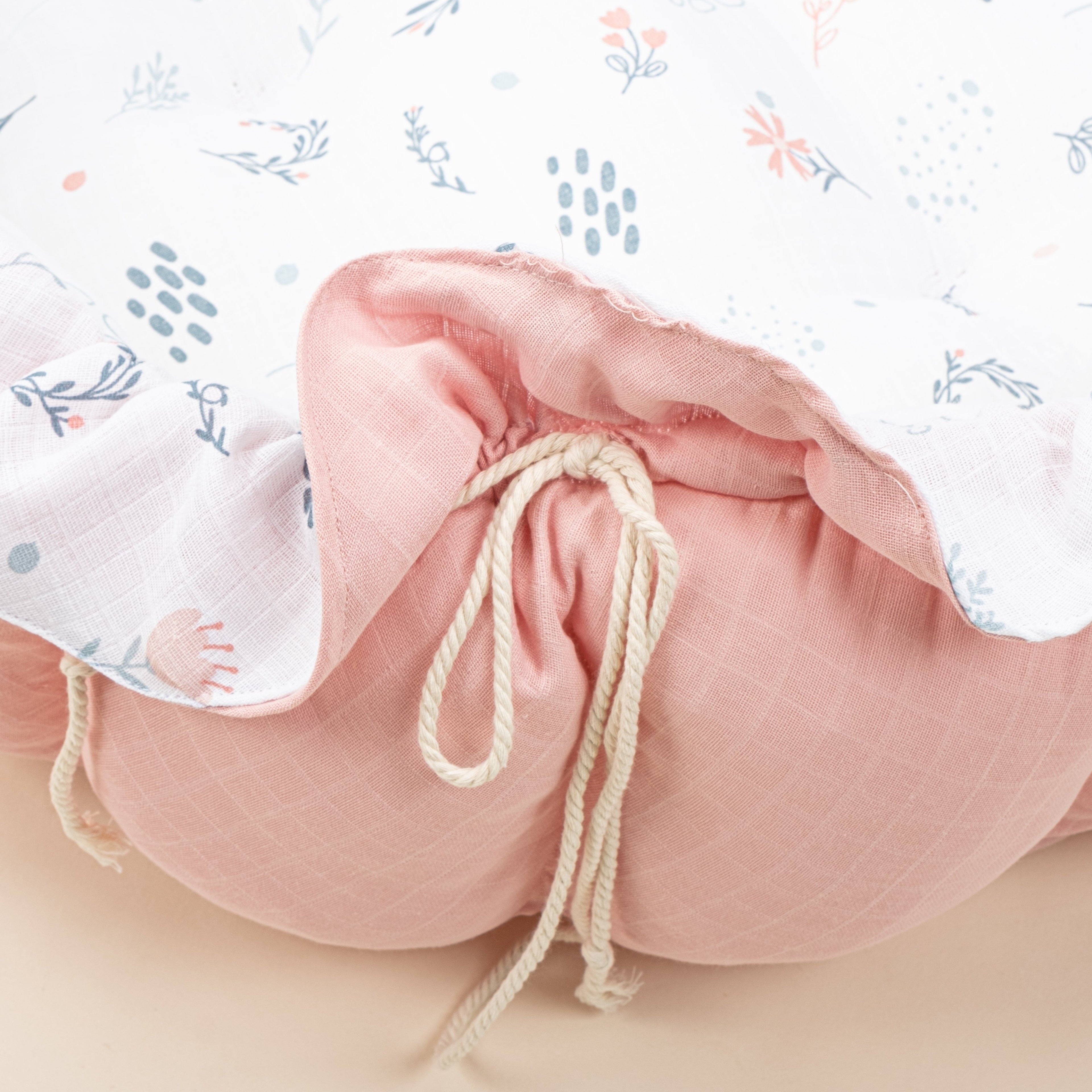 Yuvarlak Babynest - Çift Taraflı - Pembe Muslin - Yeşil Çiçekler