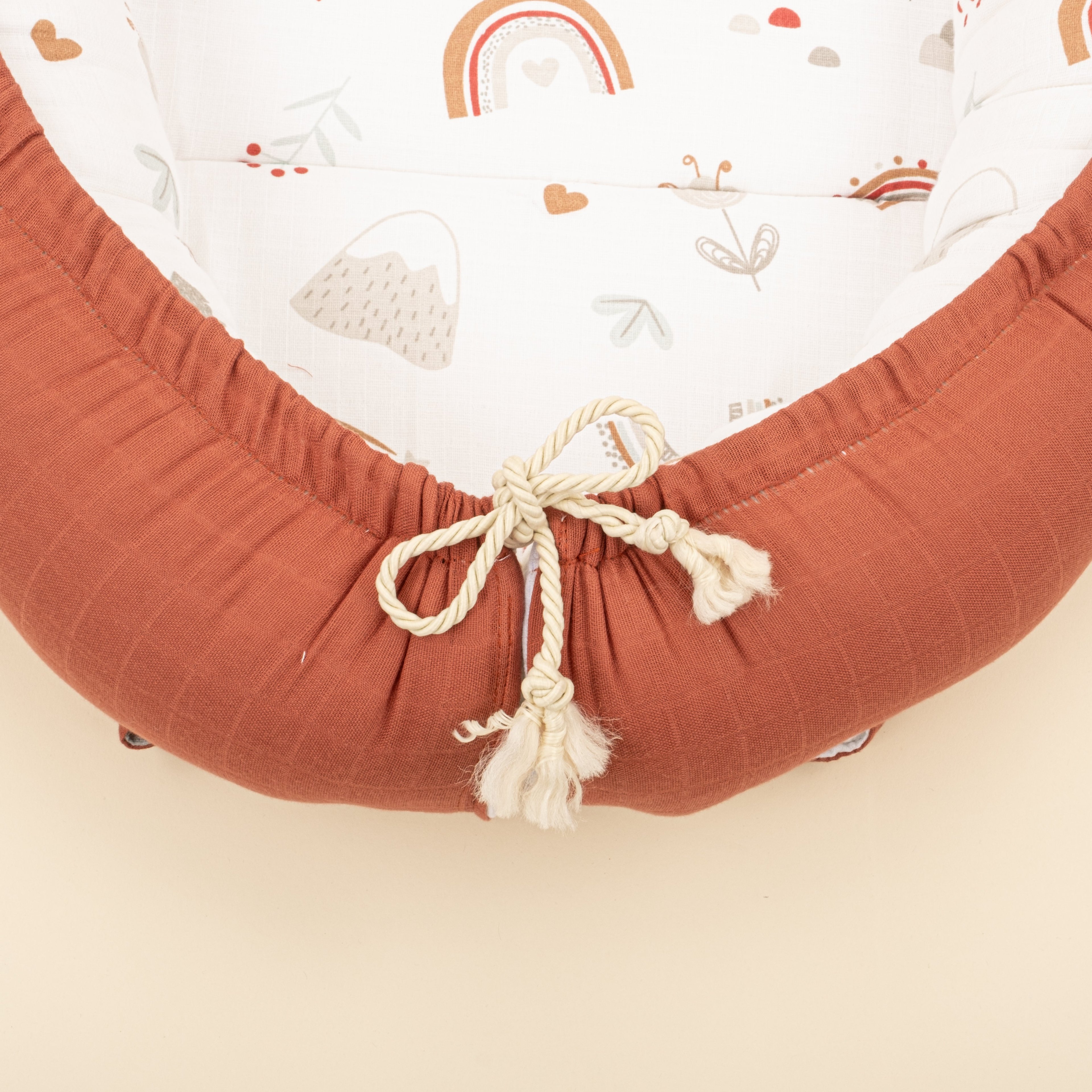 Babynest ve Yastık- Çift Taraflı - Koyu Kiremit Muslin - Kahverengi Gökkuşağı