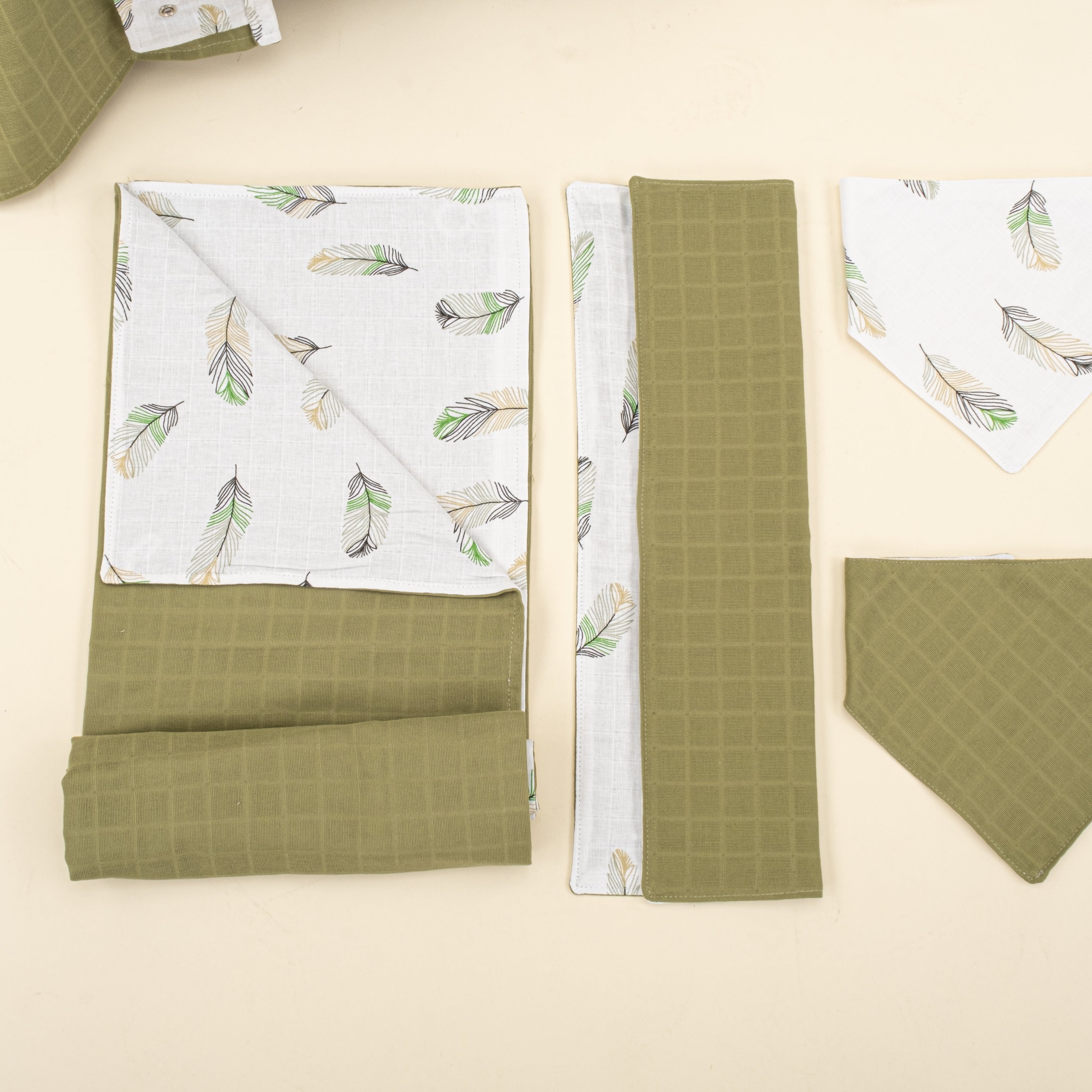 9 Parça Avantajlı Set - Çift Taraflı - Koyu Fıstık Yeşili Muslin - Yeşil Tüy