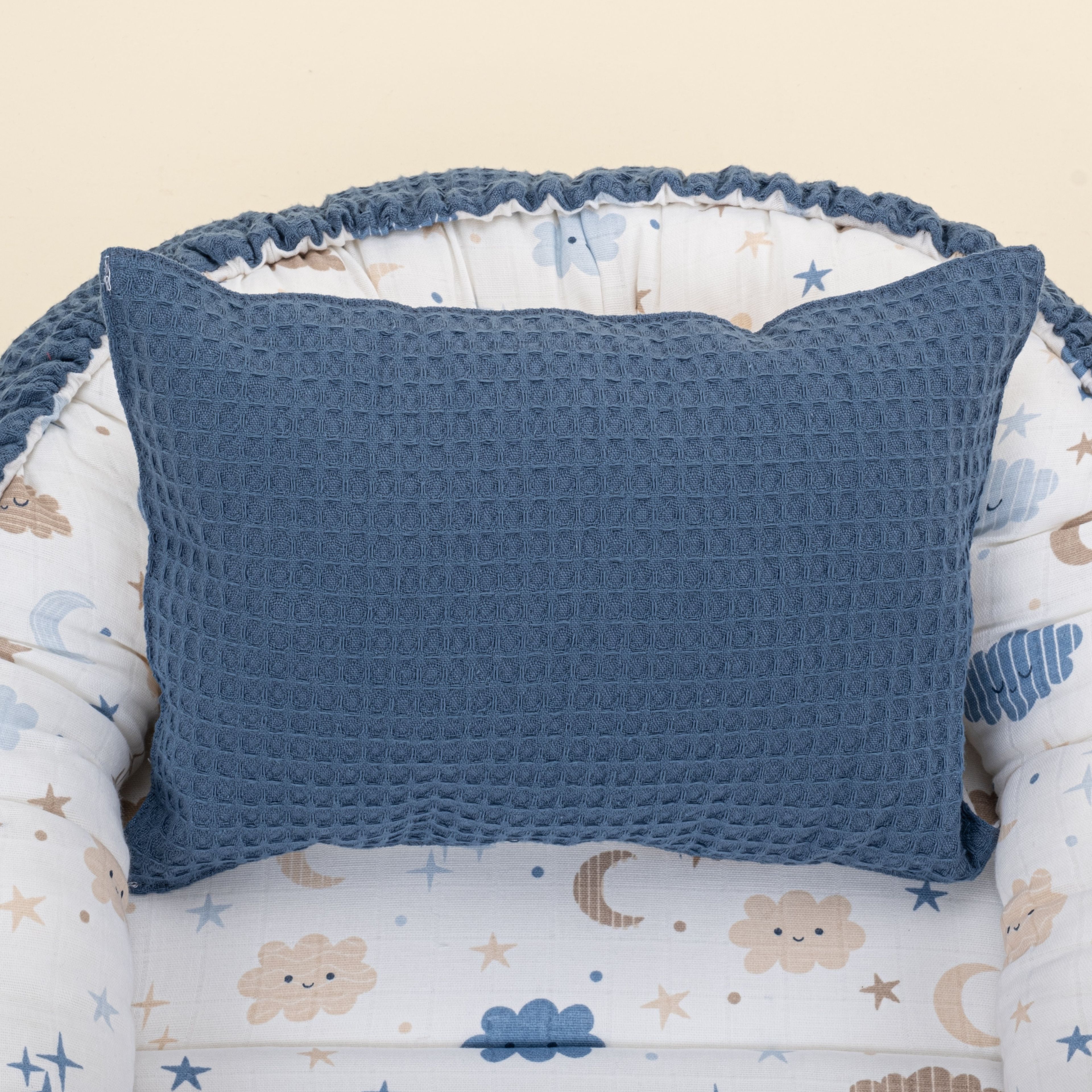Babynest ve Yastık - Çift Taraflı - Koyu İndigo Petek - Mavi Bulut
