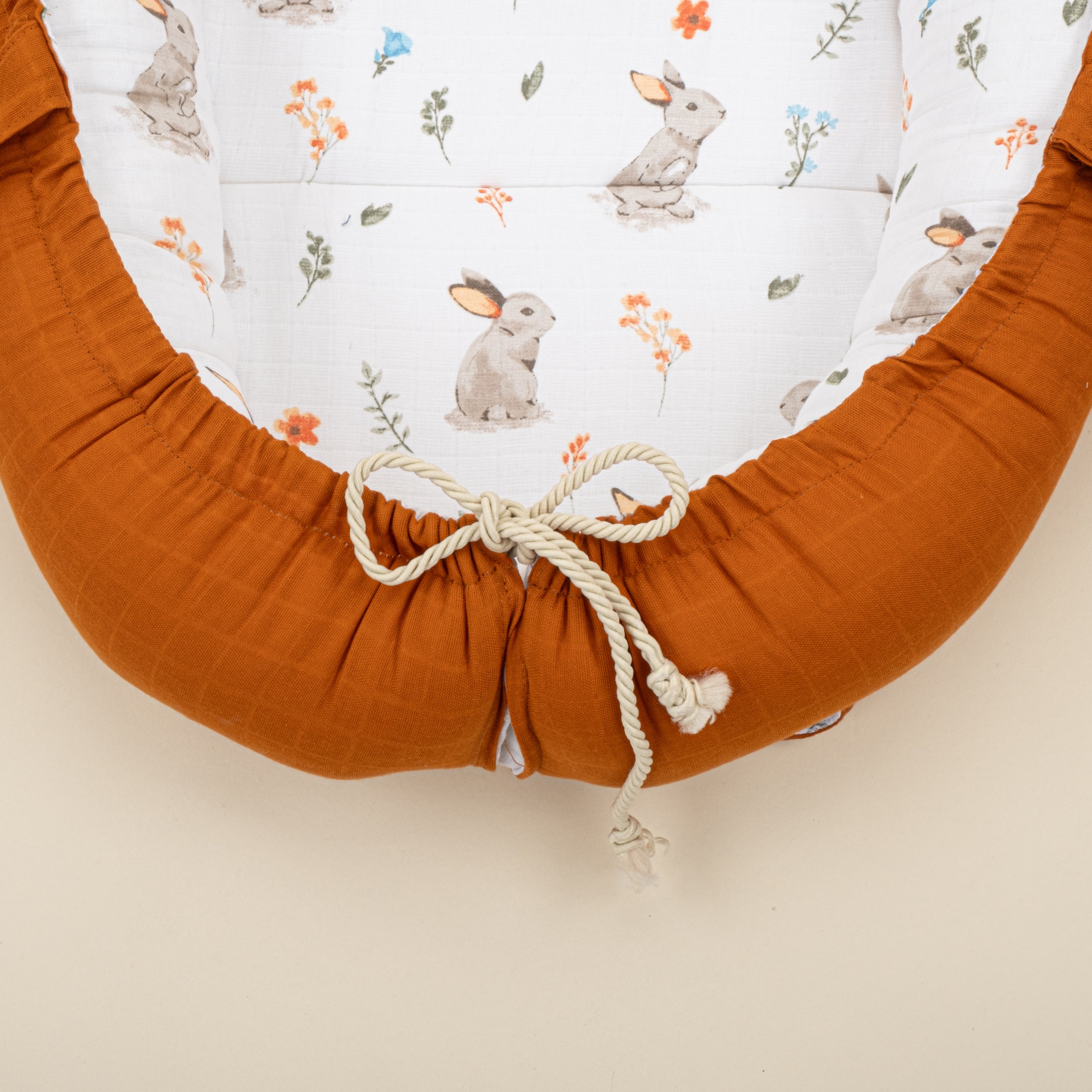 Babynest ve Yastık- Çift Taraflı - Kiremit Muslin - Kahverengi Tavşan