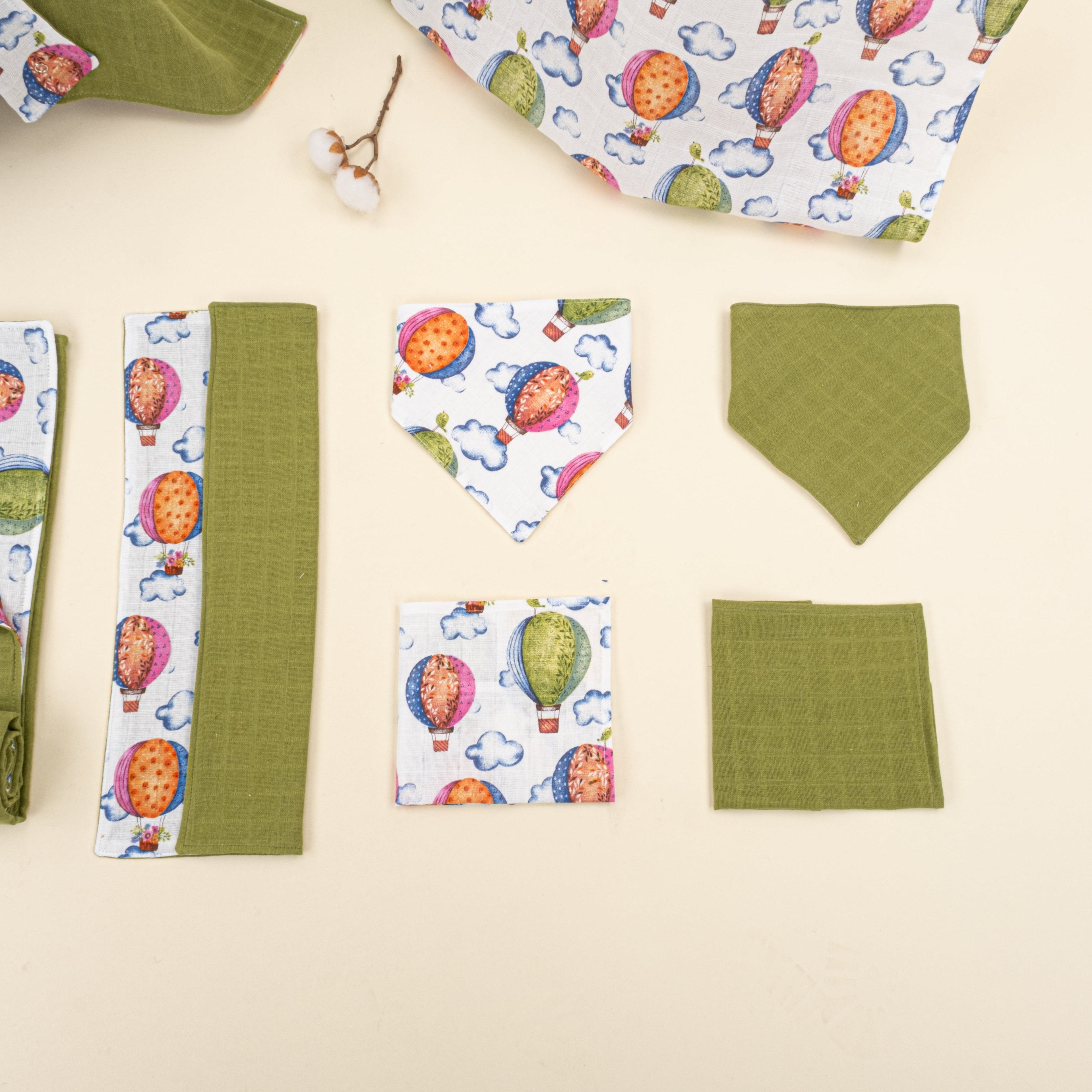 9 Parça Avantajlı Set - Çift Taraflı - Fıstık Yeşili Muslin - Uçan Balonlar