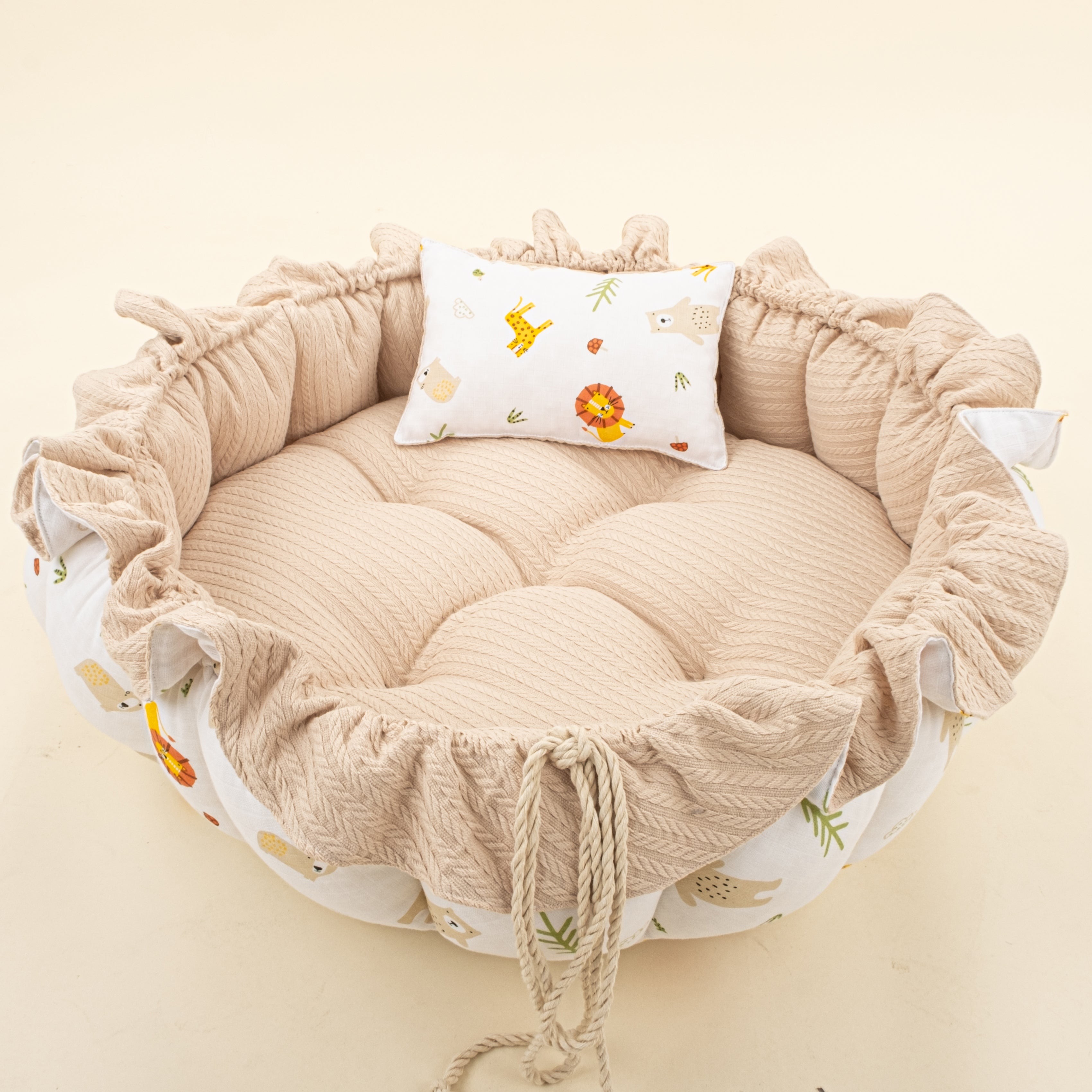 Yuvarlak Babynest ve Yastık - Çift Taraflı - Sütlü Kahve Örgü - Aslan