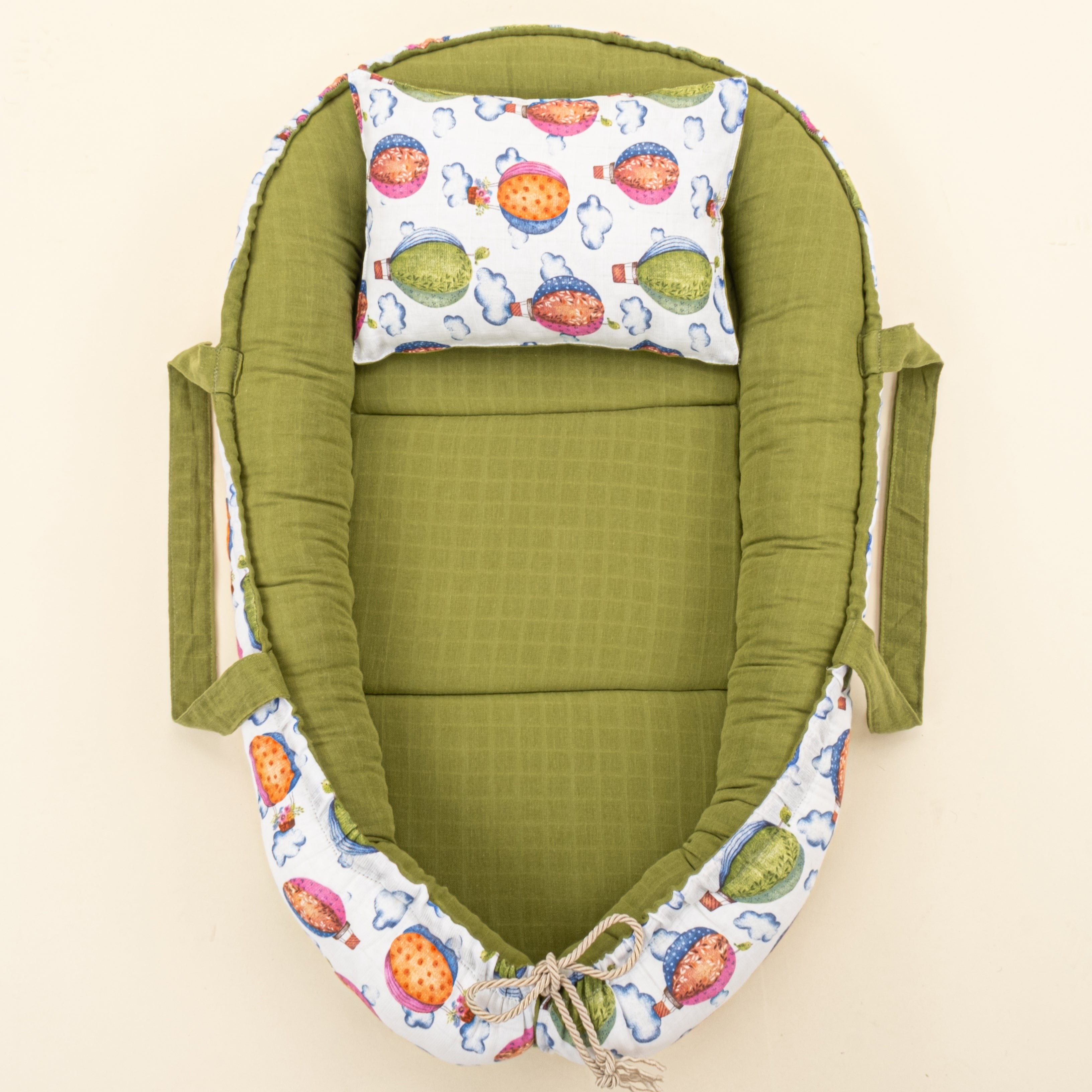 Babynest ve Yastık- Çift Taraflı - Fıstık Yeşili Muslin - Uçan Balonlar