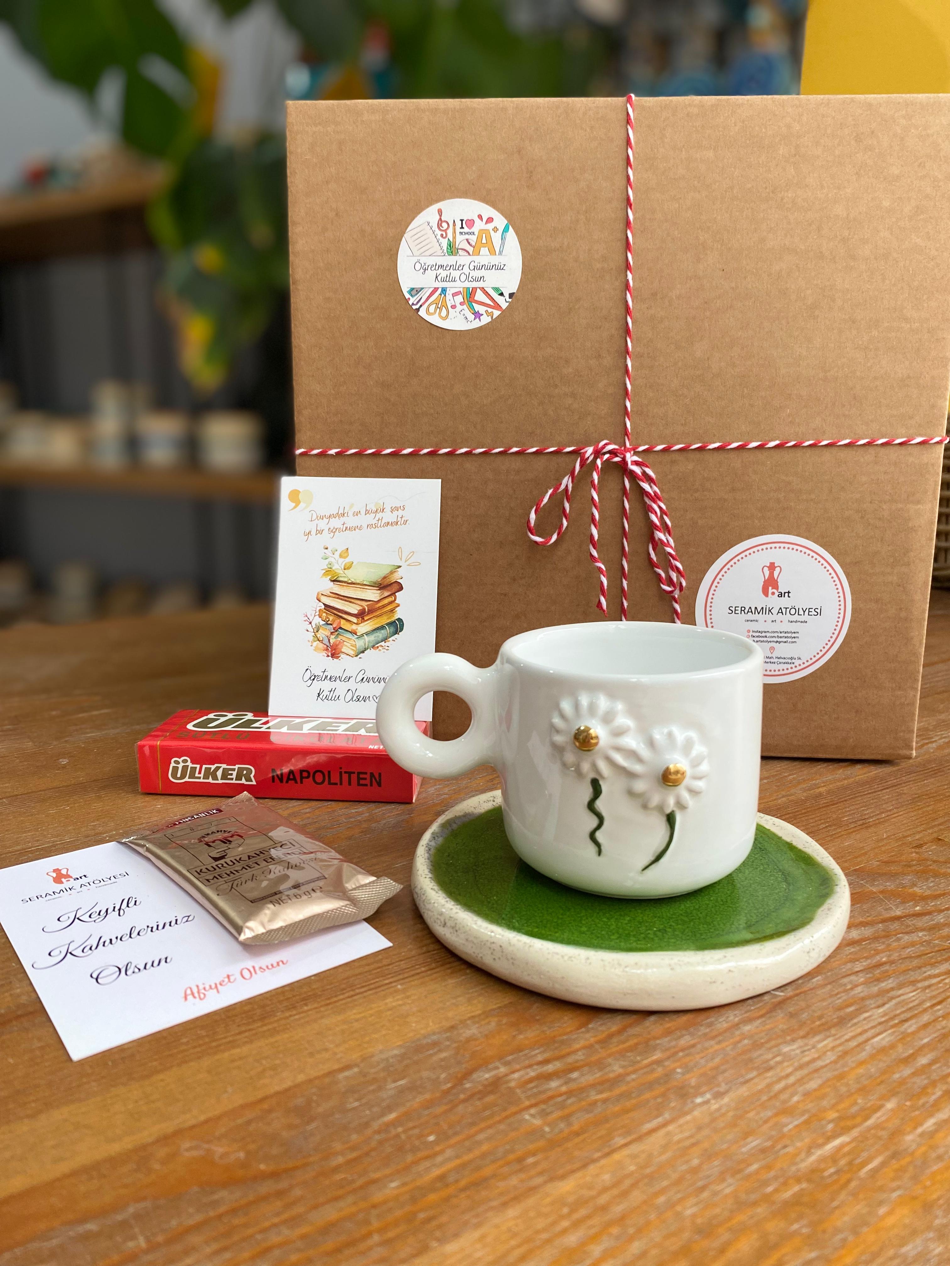 Gold papatya fincan öğretmenler günü kutusu