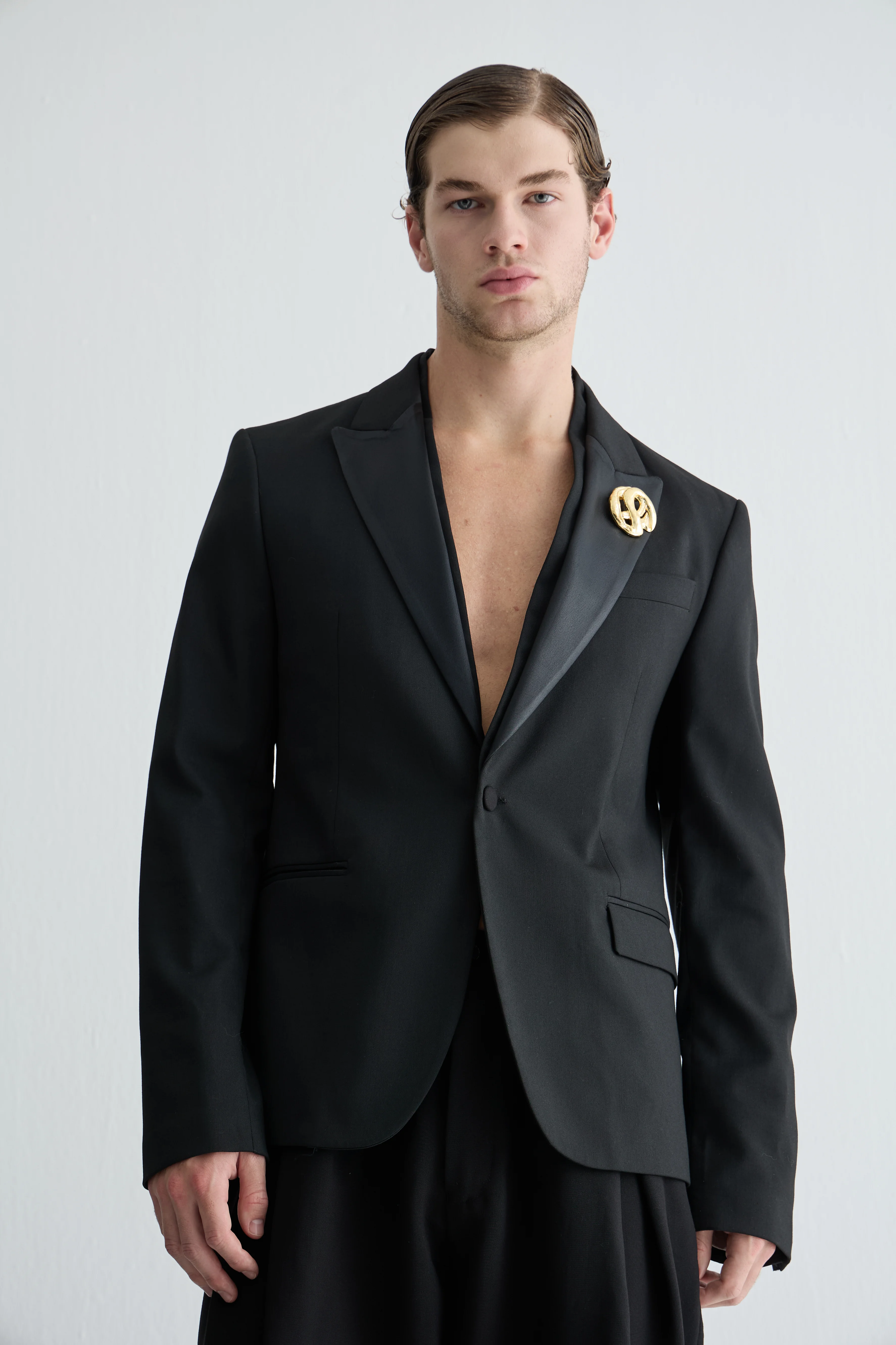 Siyah Gold Broş Detaylı Ceket