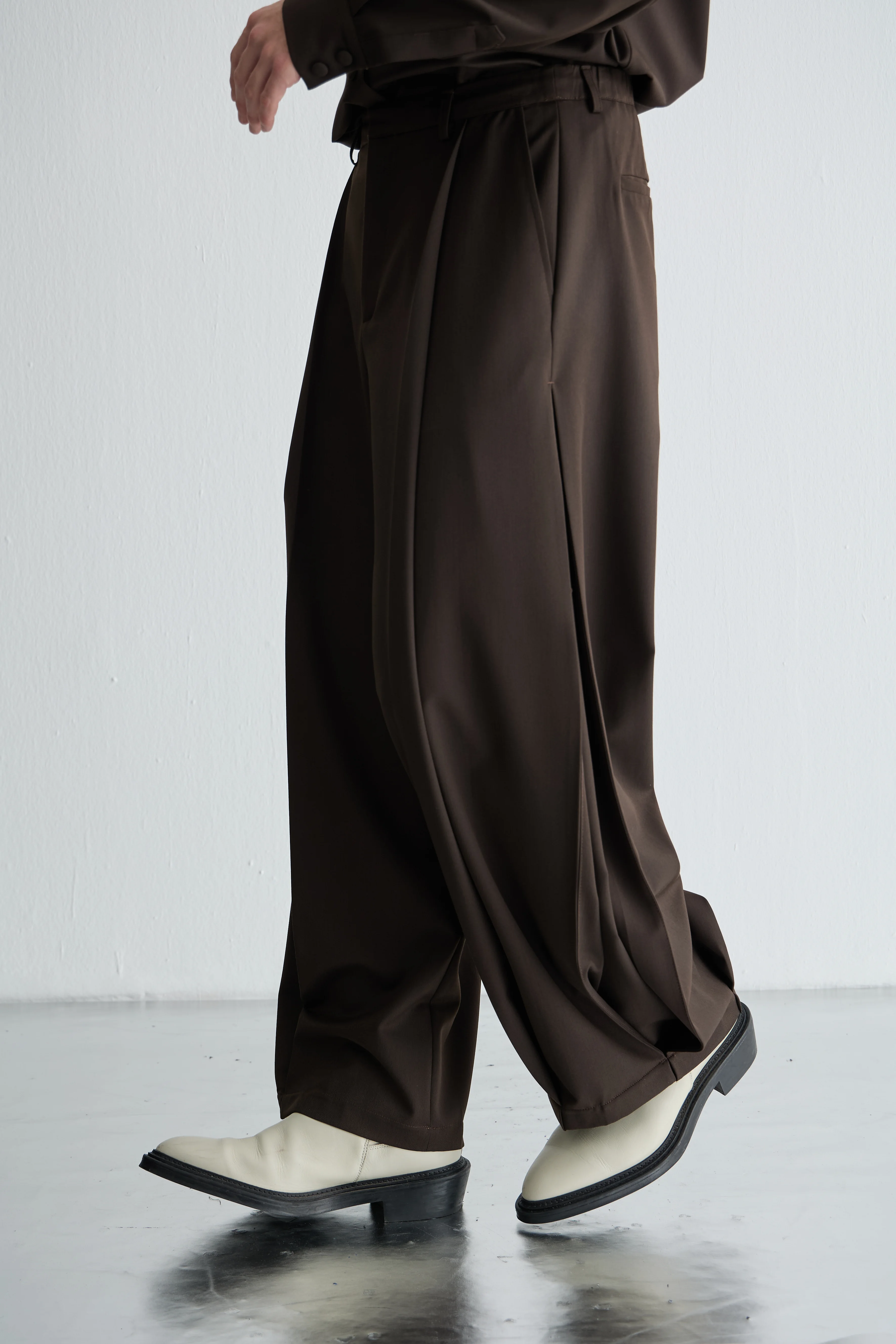 Kahve Pileli Pantolon