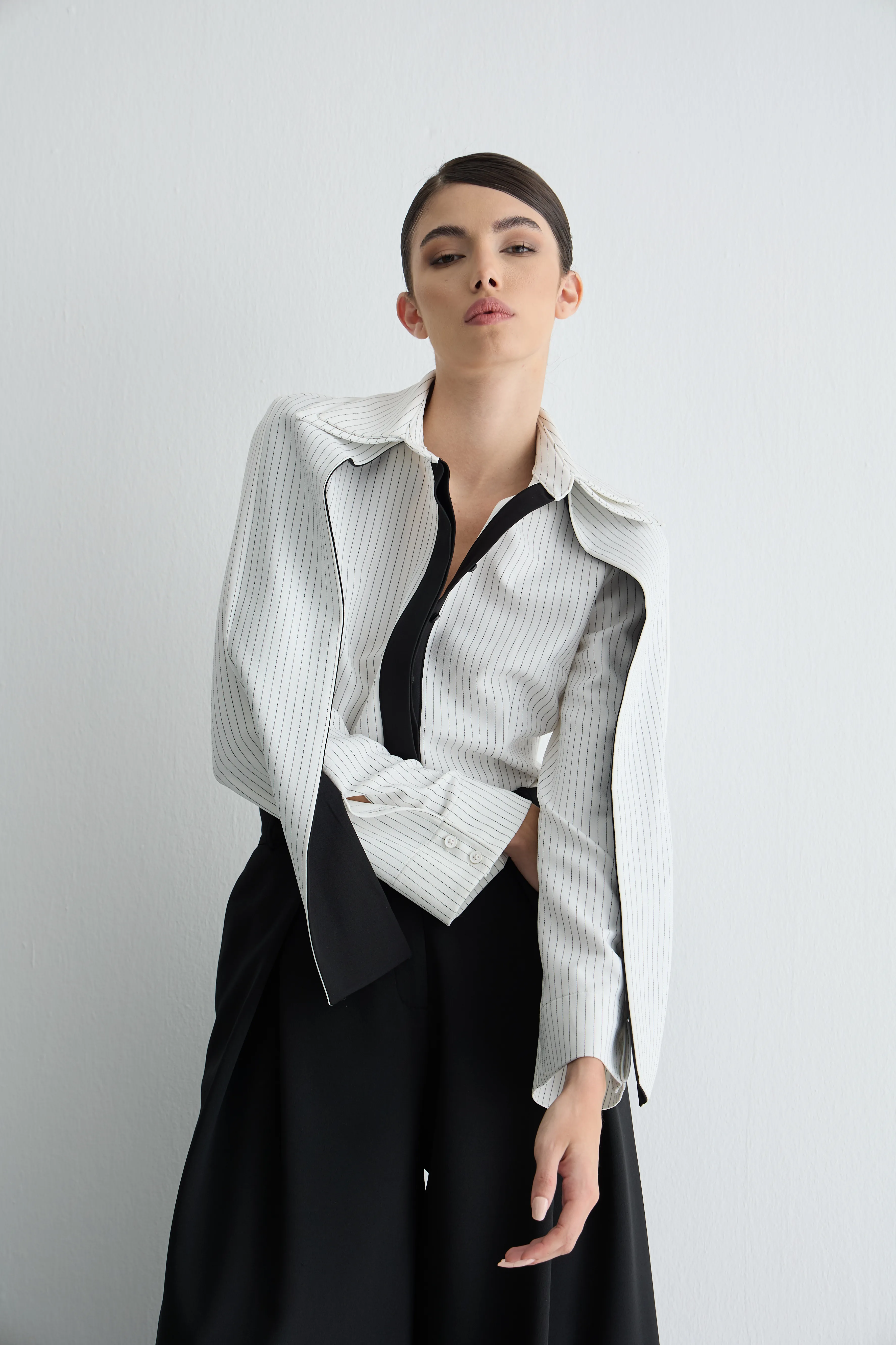 Siyah Patlı Çizgili Gömlek