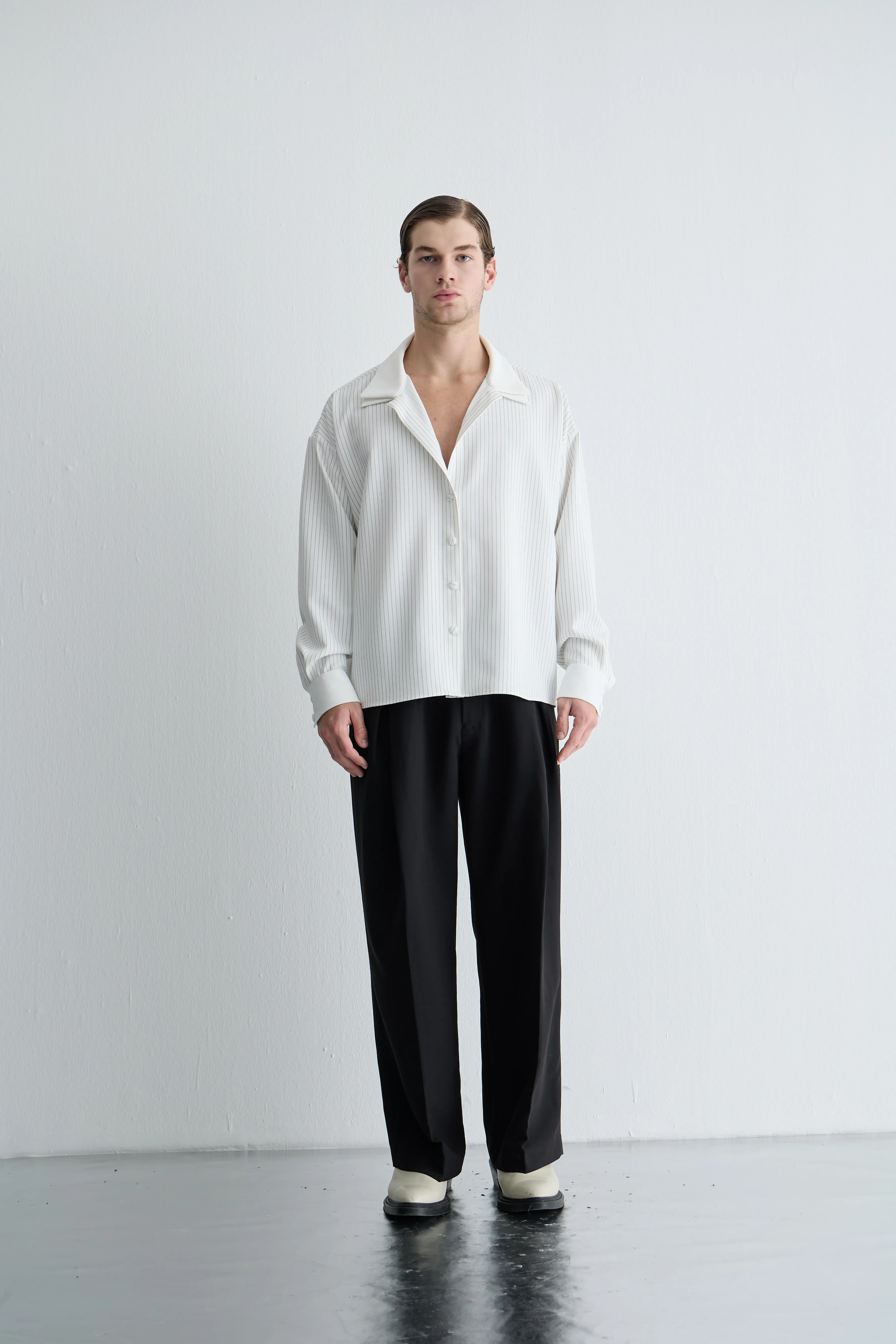 Siyah Pileli Pantolon