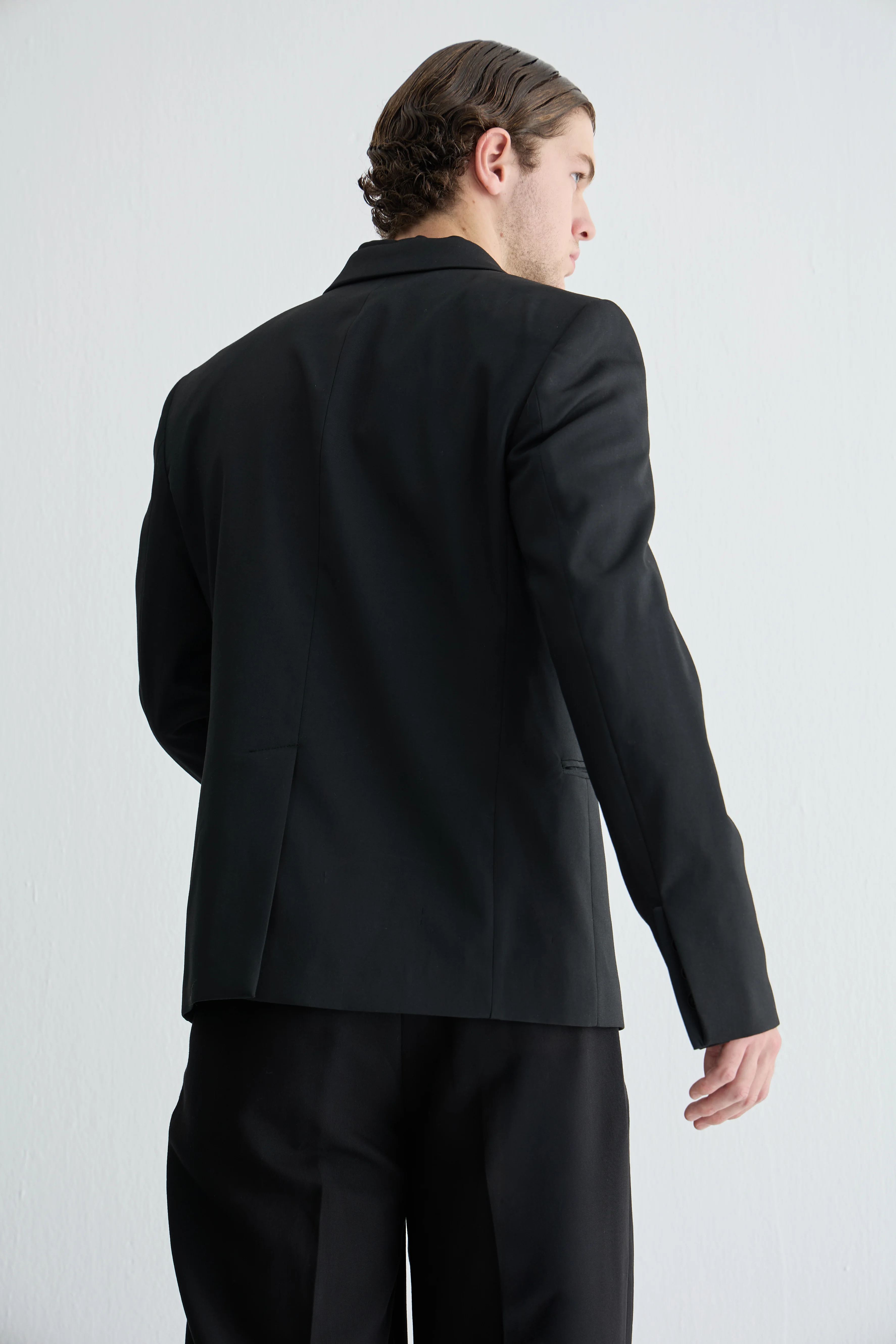 Siyah Gold Broş Detaylı Ceket