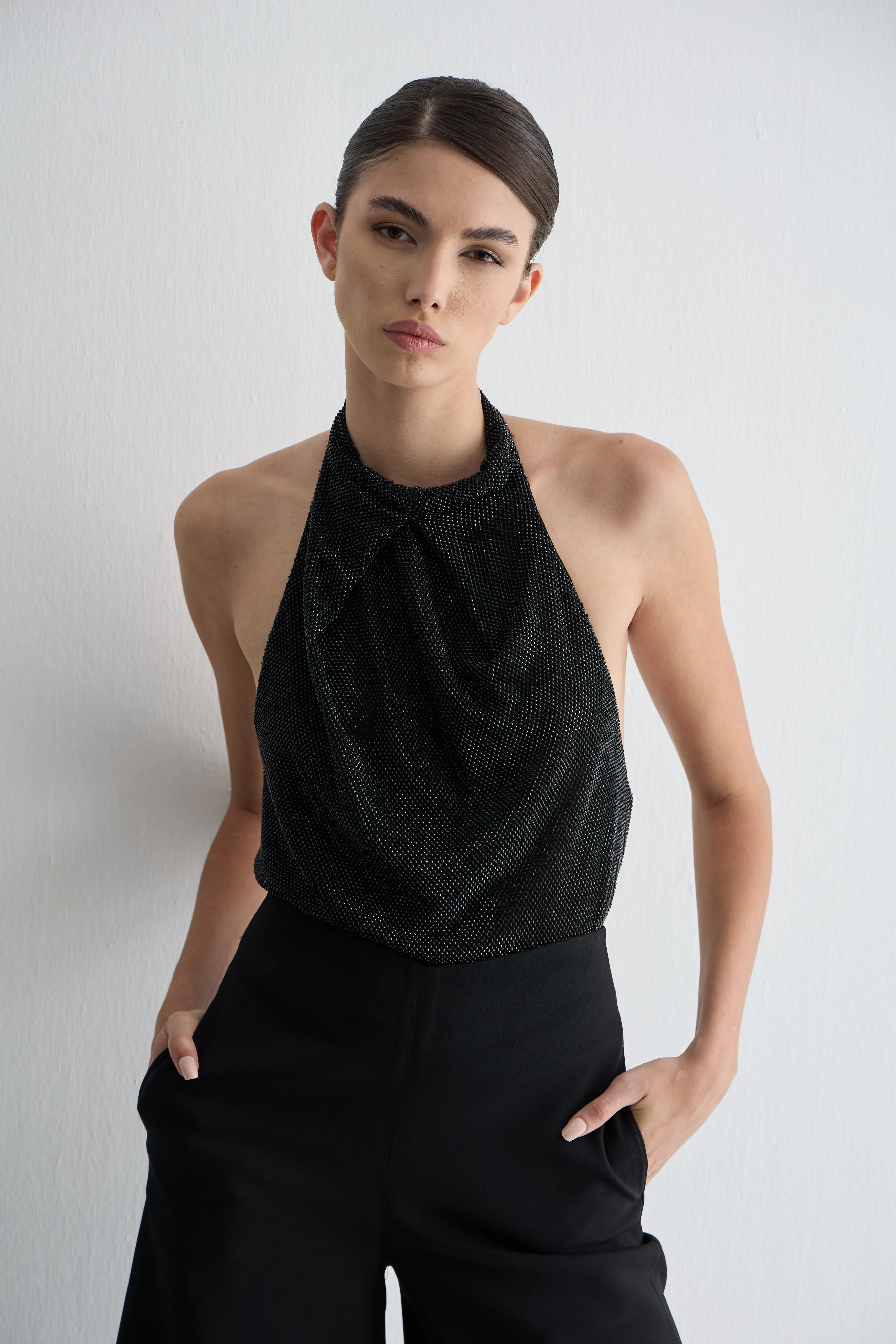 Taşlı Boğazlı Sırtı Açık Bluz