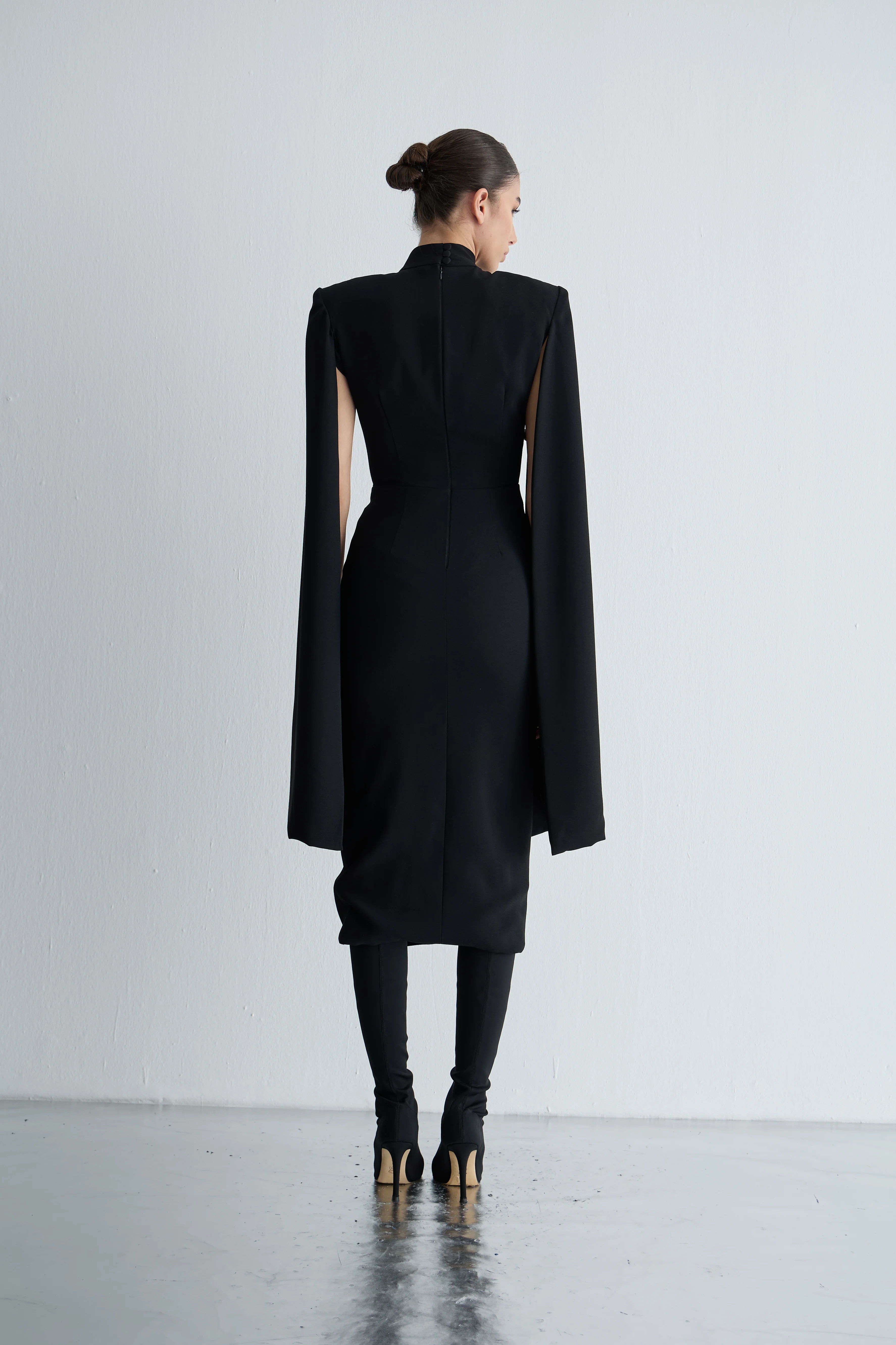 Pelerin Kollu Midi Boy Kalem Elbise