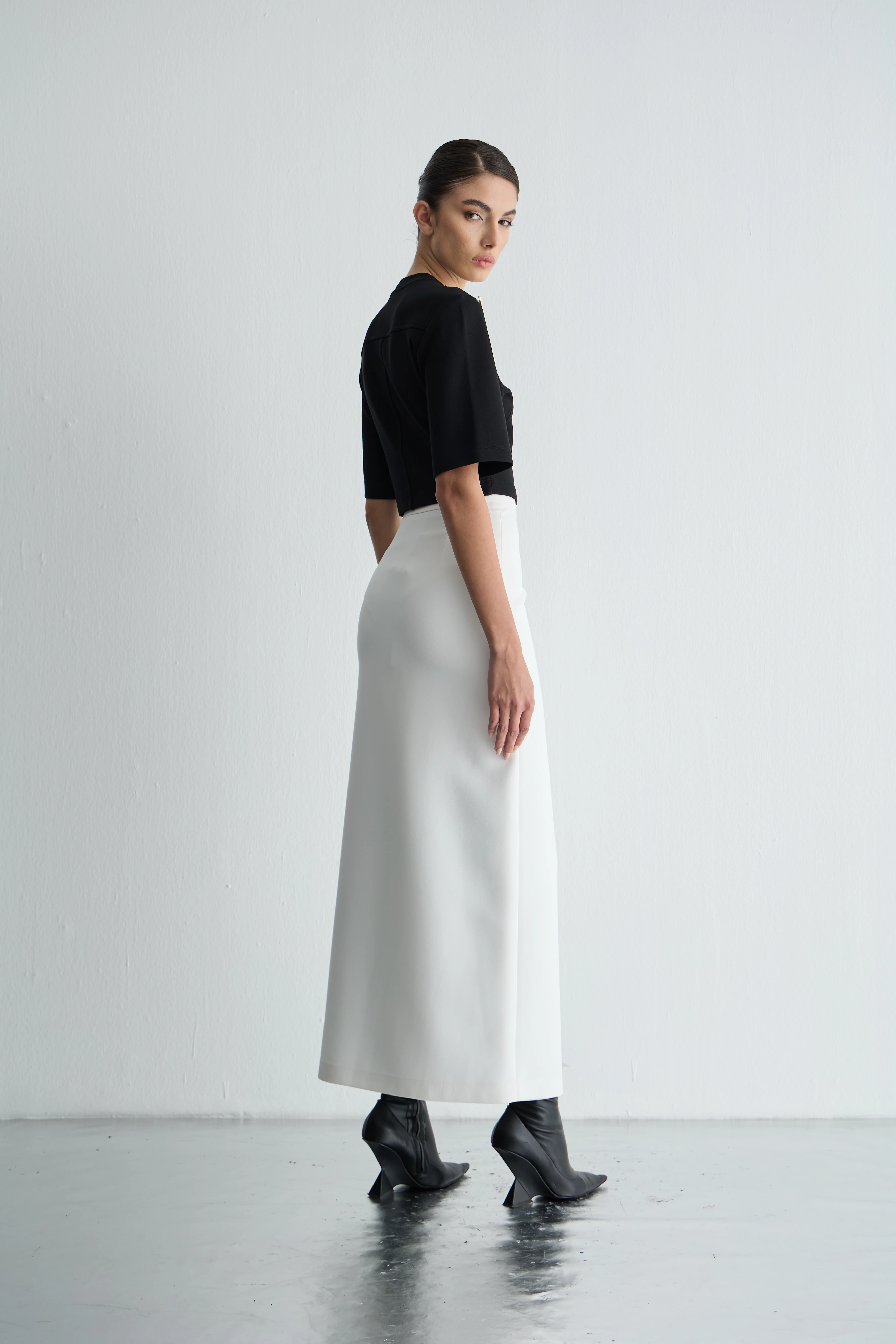 Tek Yırtmaçlı Etek