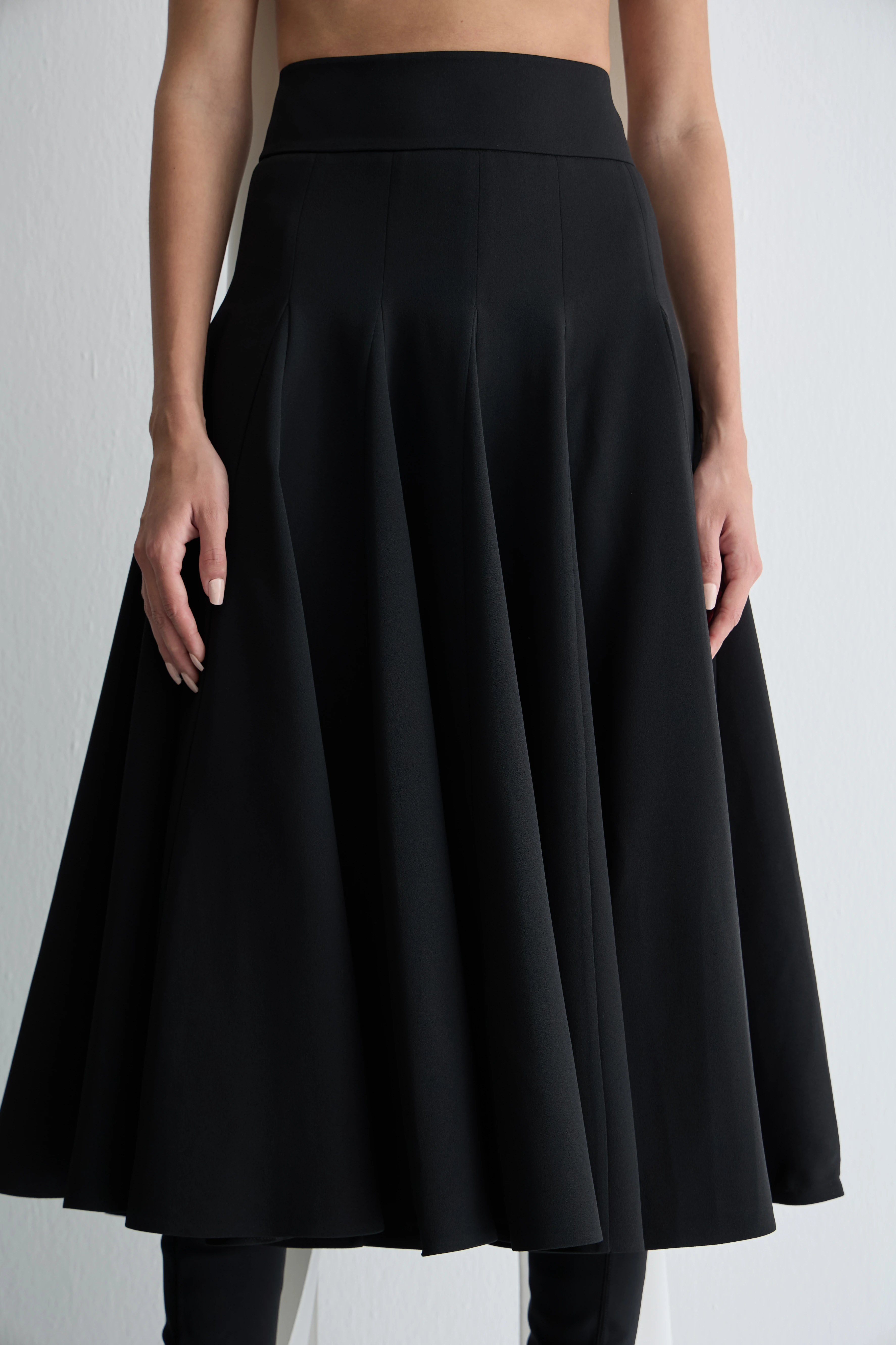 Belden Oturan Parçalı Etek